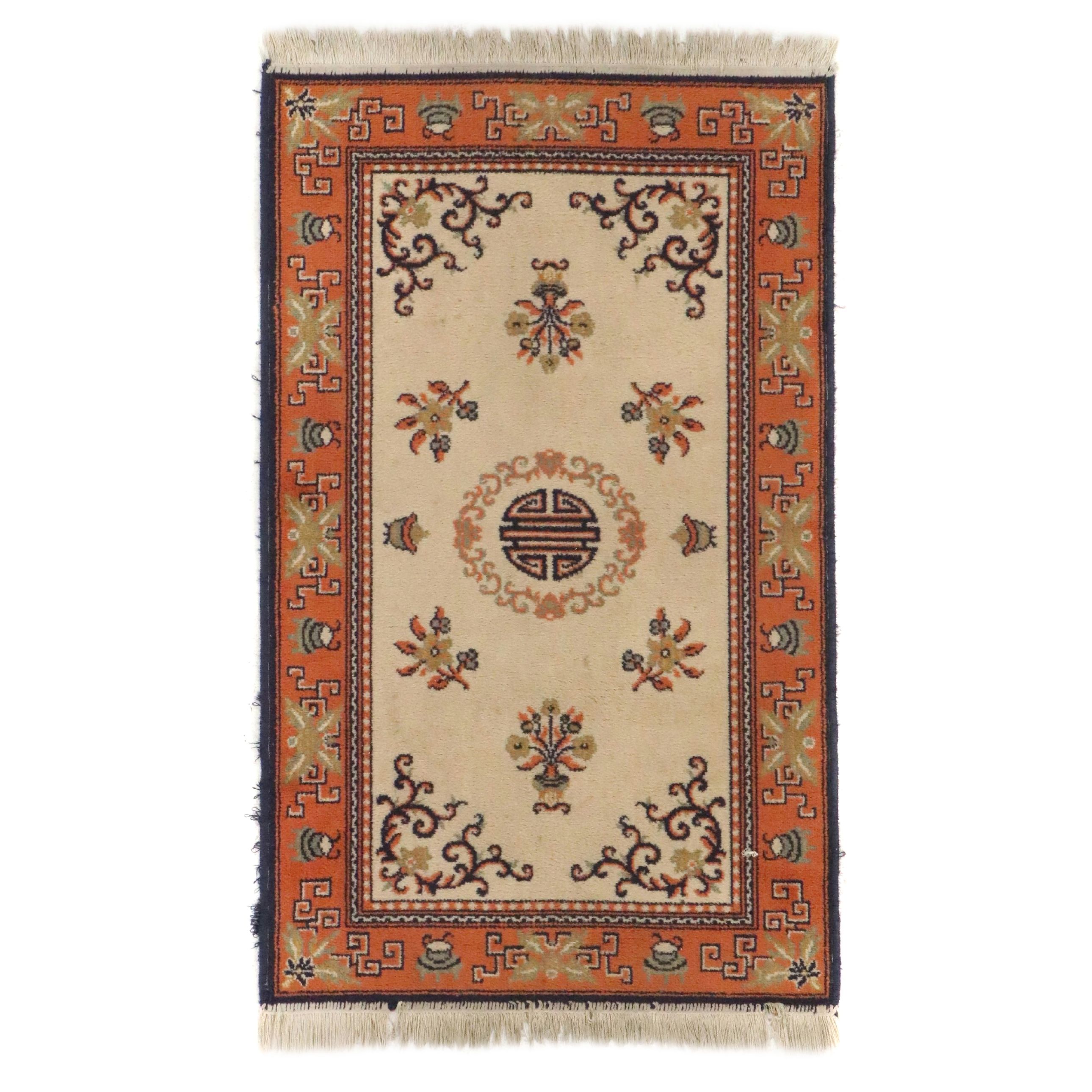 2'8 x 4'8 Machine Made Chinese Style Accent Rug