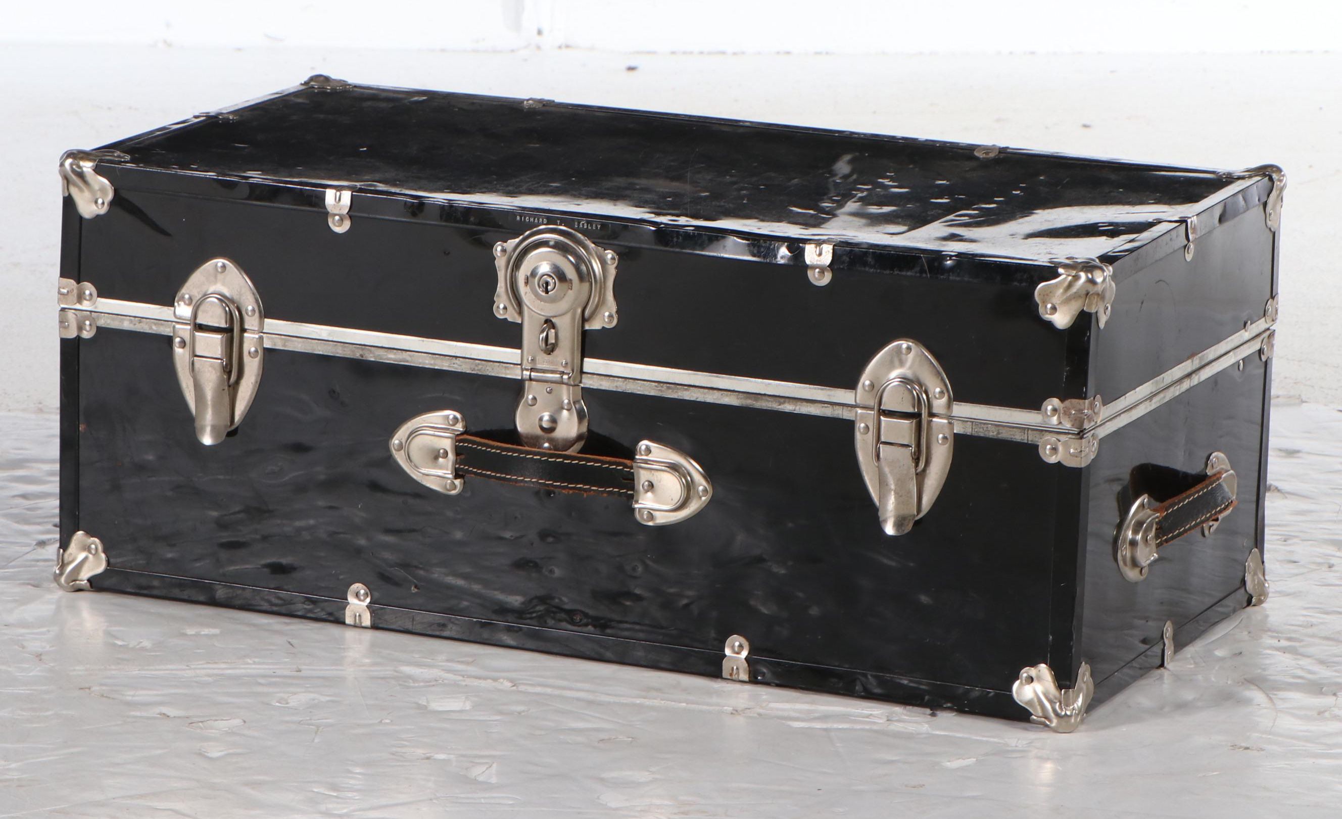 Vintage Foot Locker Chests, Mid to Late 20th Century