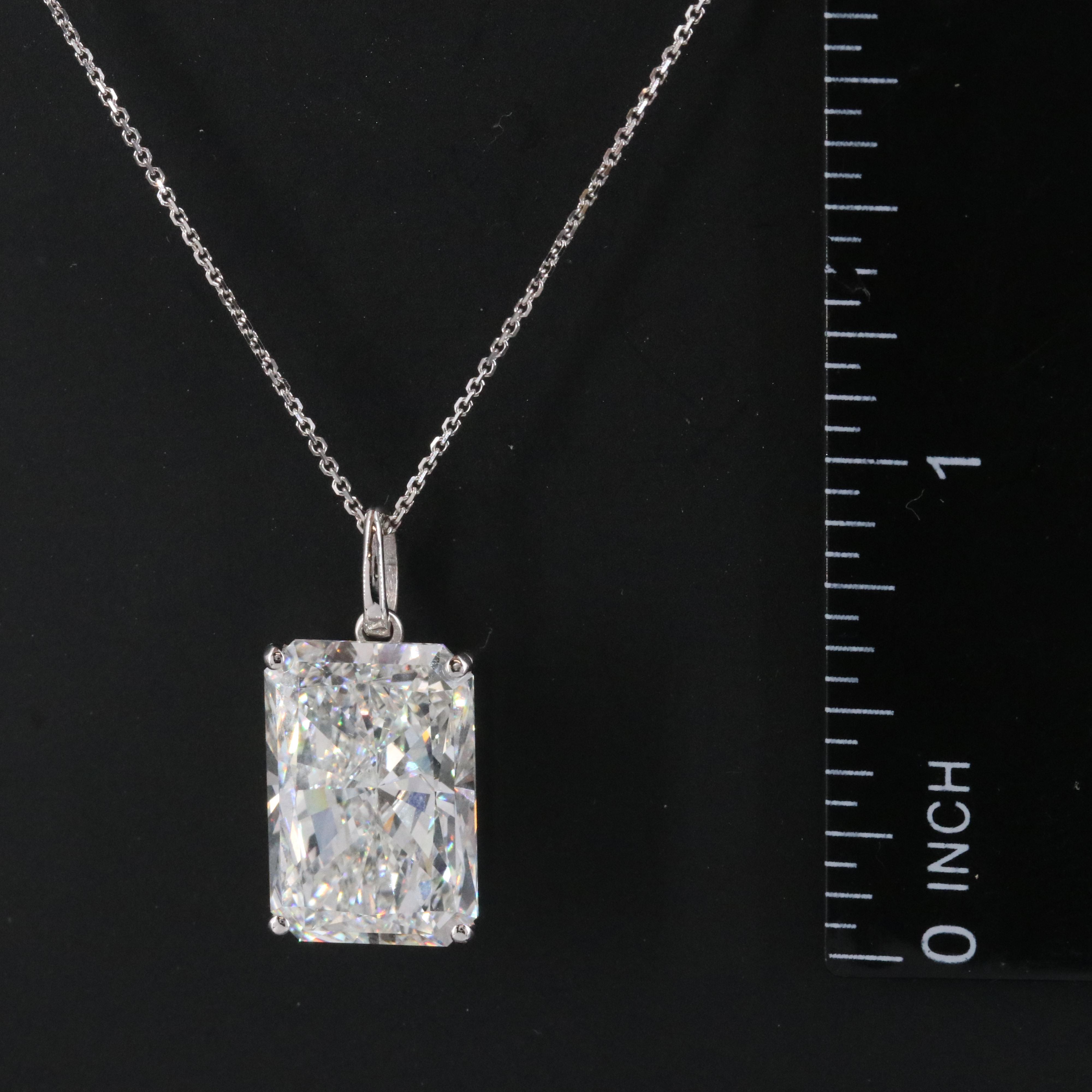 18K 10.17 CT Lab Grown Diamond Pendant Necklace with IGI Report