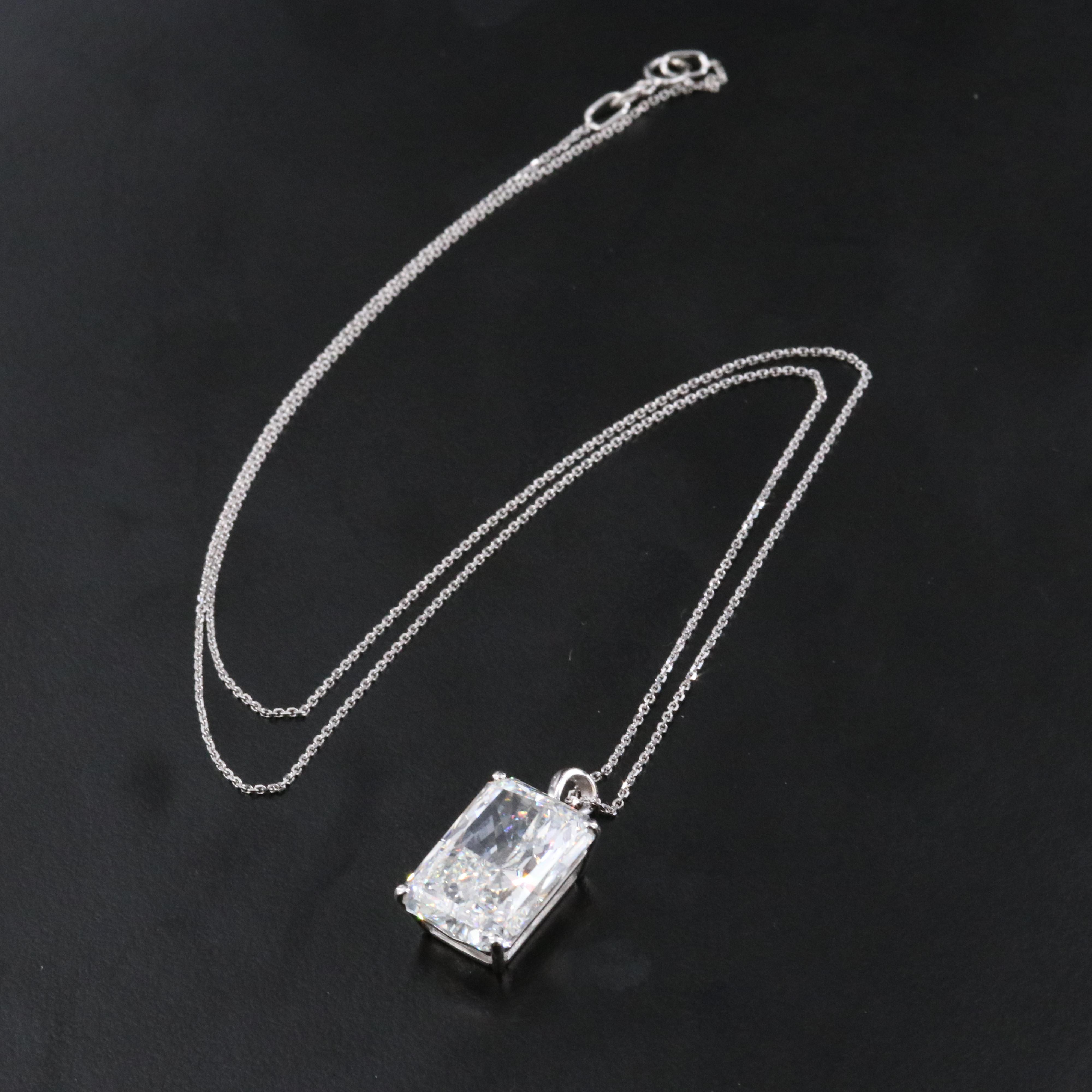 18K 10.17 CT Lab Grown Diamond Pendant Necklace with IGI Report