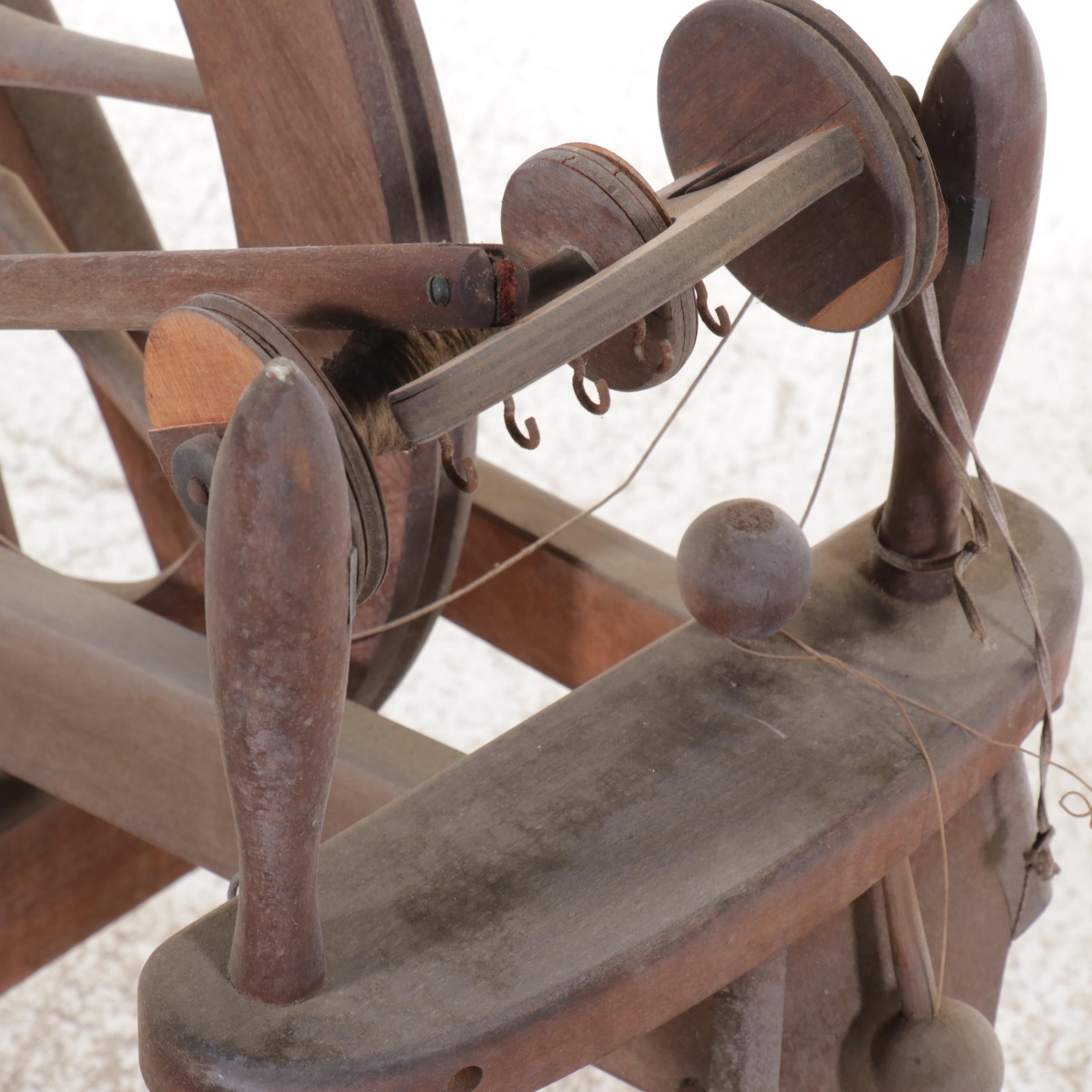 Traditional Single Drive Wooden Spinning Wheel