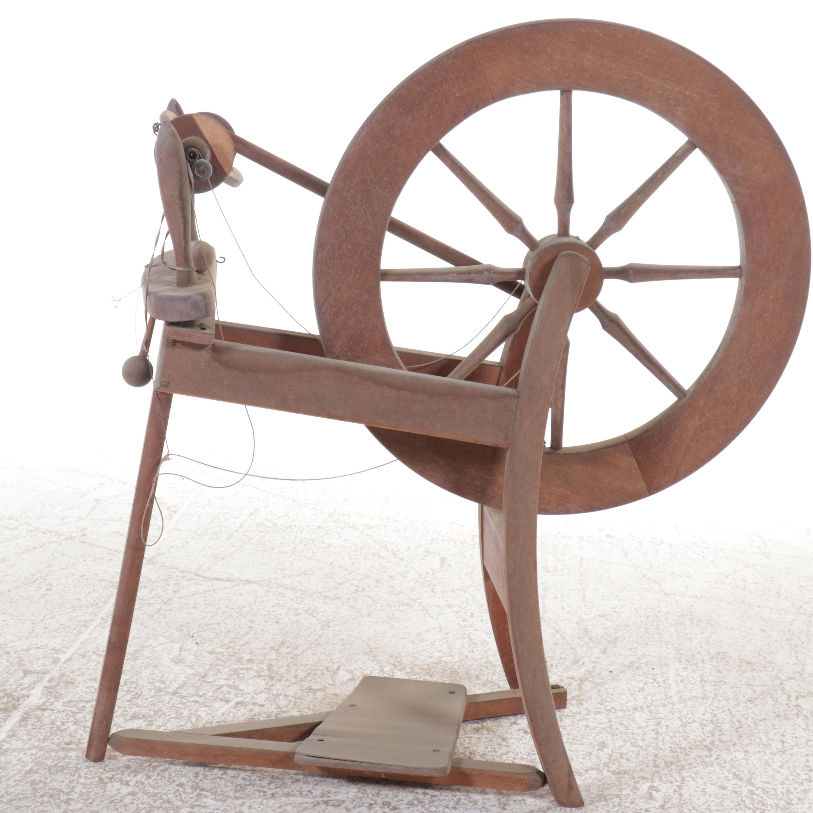 Traditional Single Drive Wooden Spinning Wheel