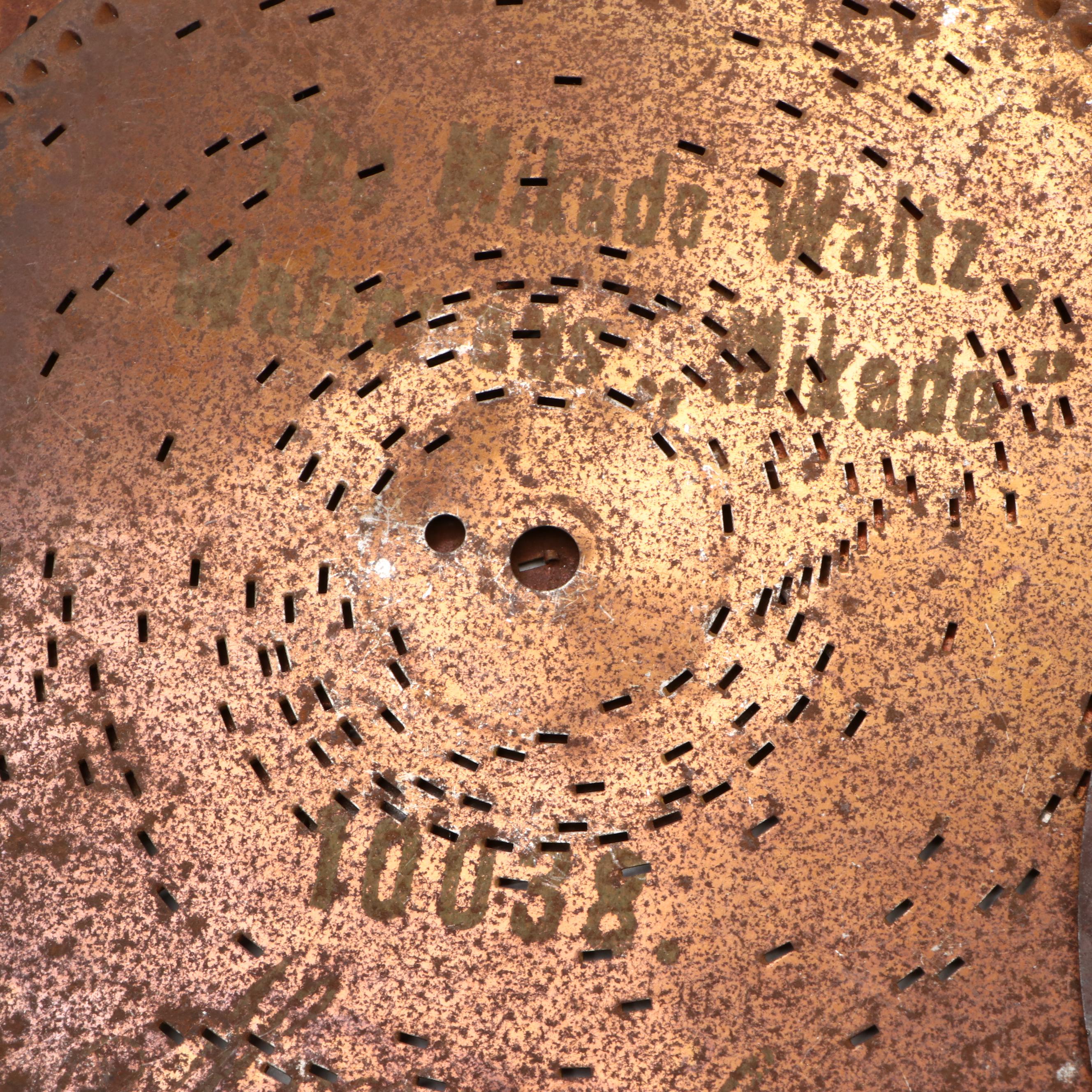 Monopol Wooden Disc Music Box with Monopol Discs