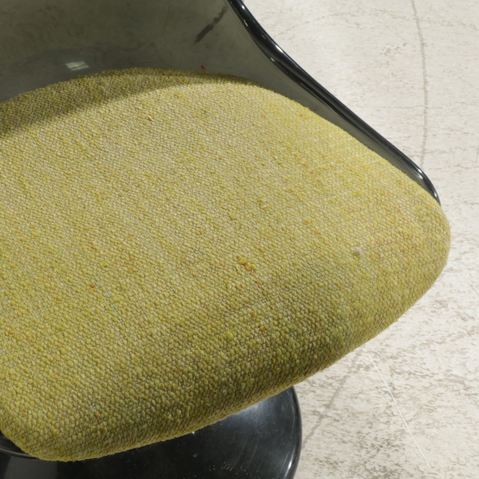 Chromcraft Mid Century Modern Glass Top Oval Dining Table with Four Chairs