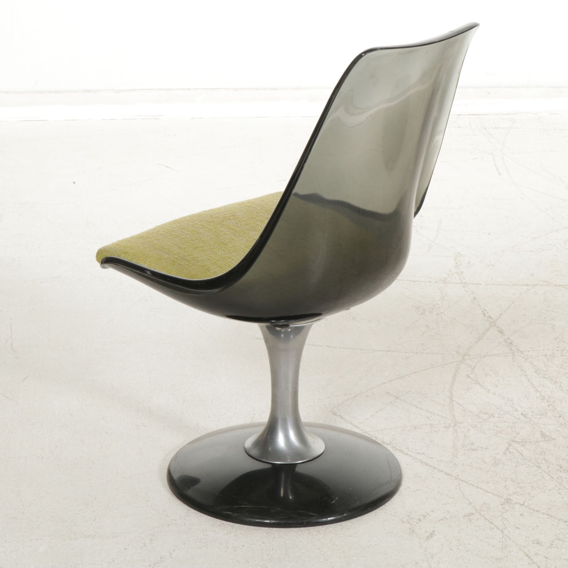 Chromcraft Mid Century Modern Glass Top Oval Dining Table with Four Chairs