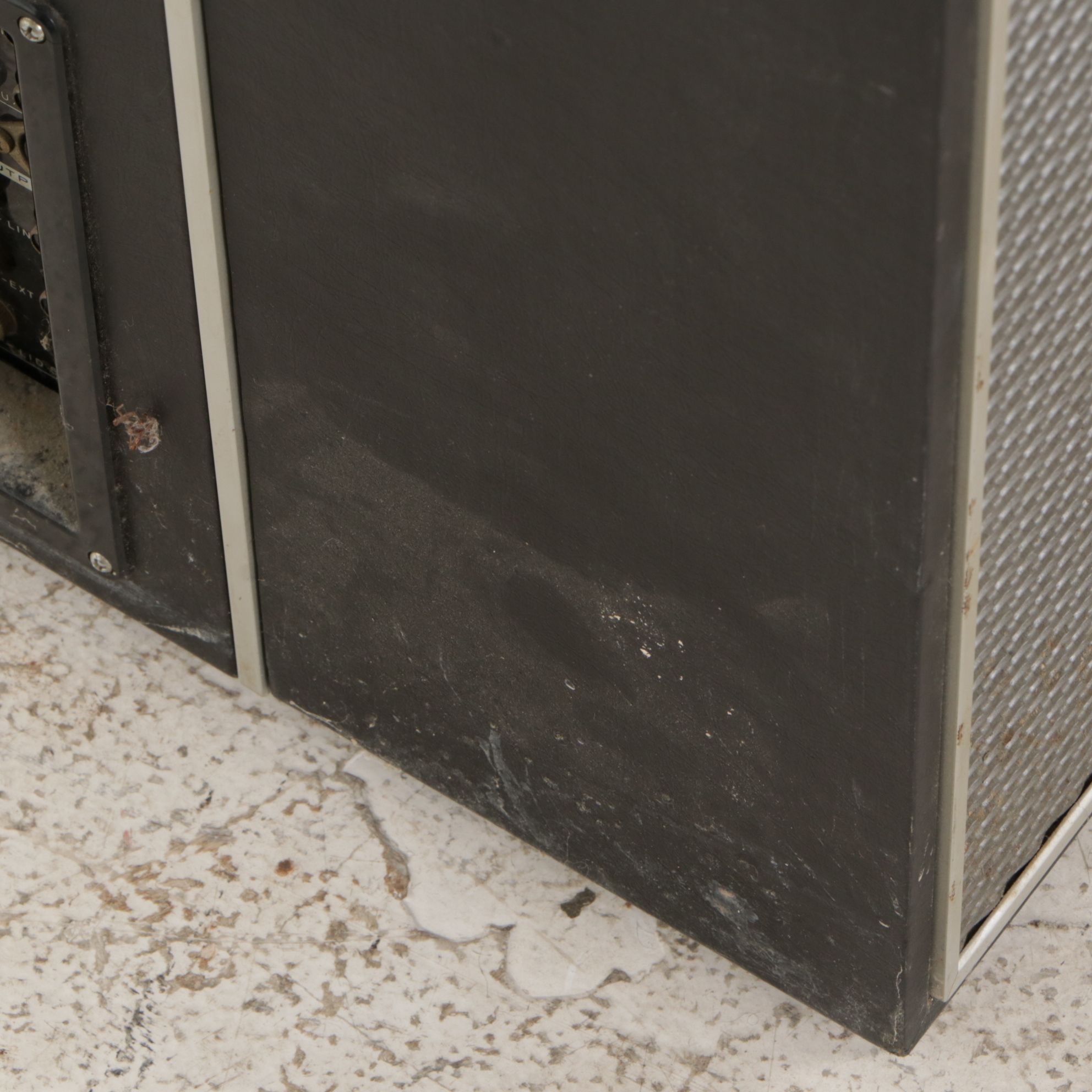 Sony Stereo Center TC-630 Tape Recorder/Player with Speakers and Tapes