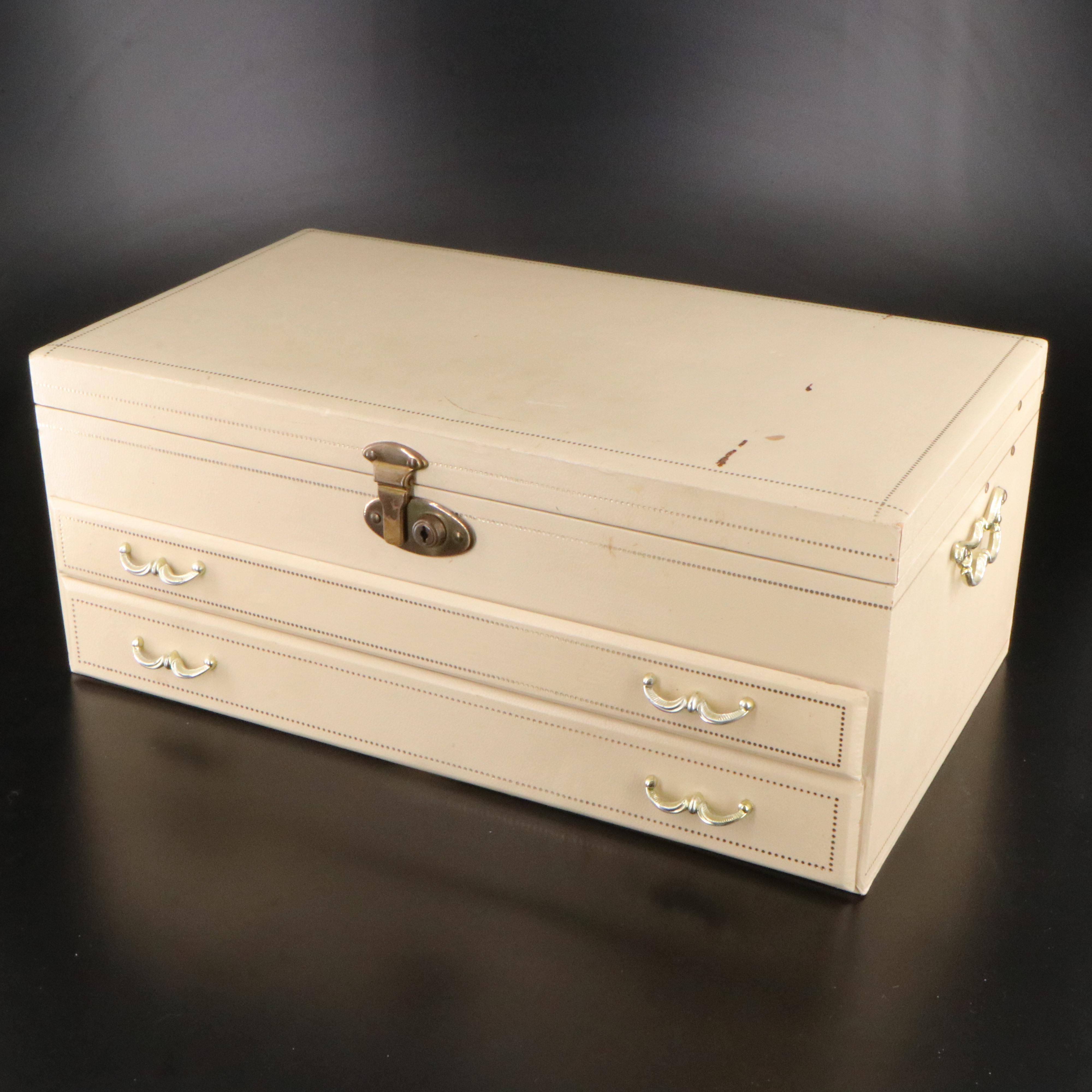 Uncommon Discoveries: Jewelry Collection