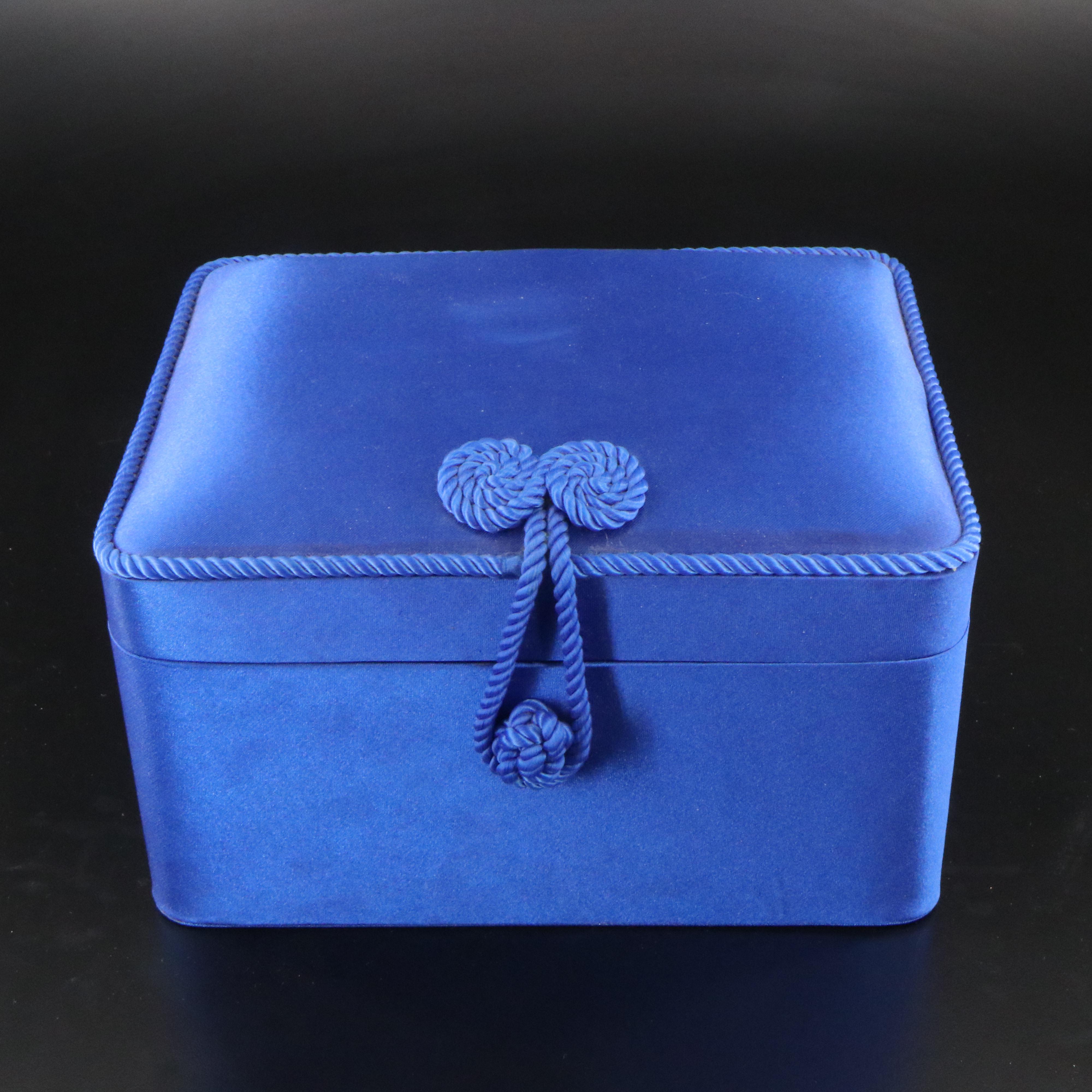 Uncommon Discoveries: Jewelry Collection