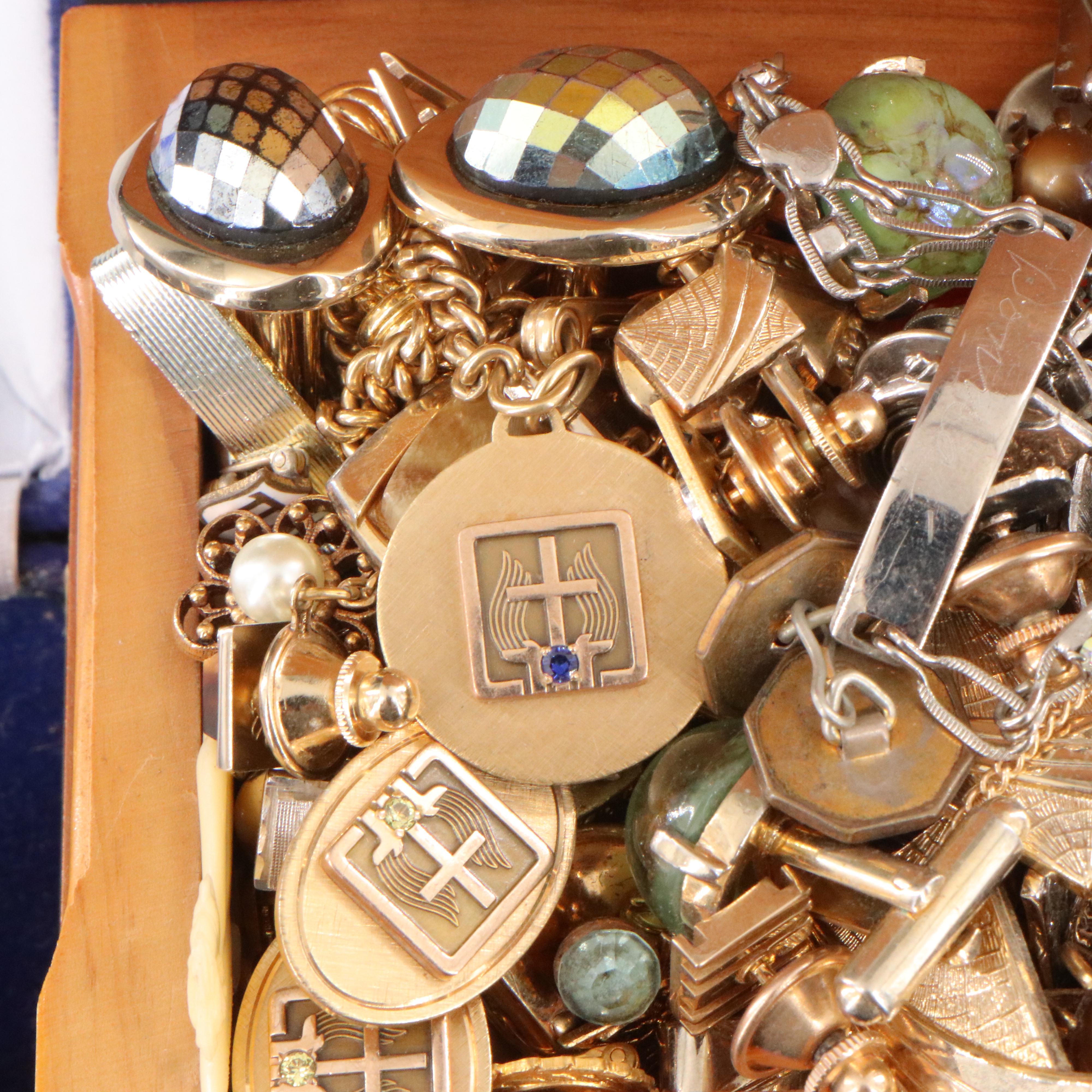 Uncommon Discoveries: Jewelry Collection