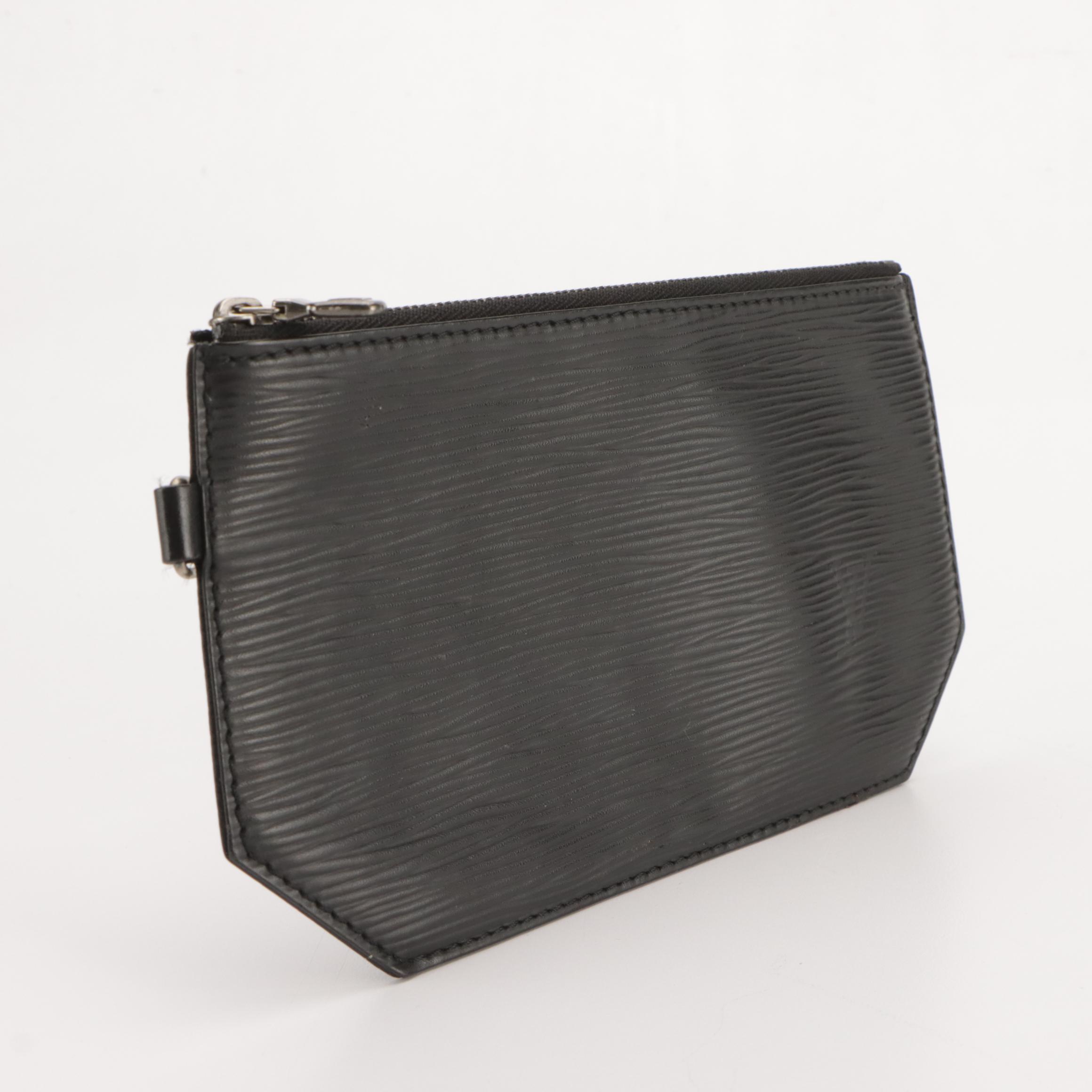 Louis Vuitton Sac d'Épaule Zip Pochette in Black Epi Leather