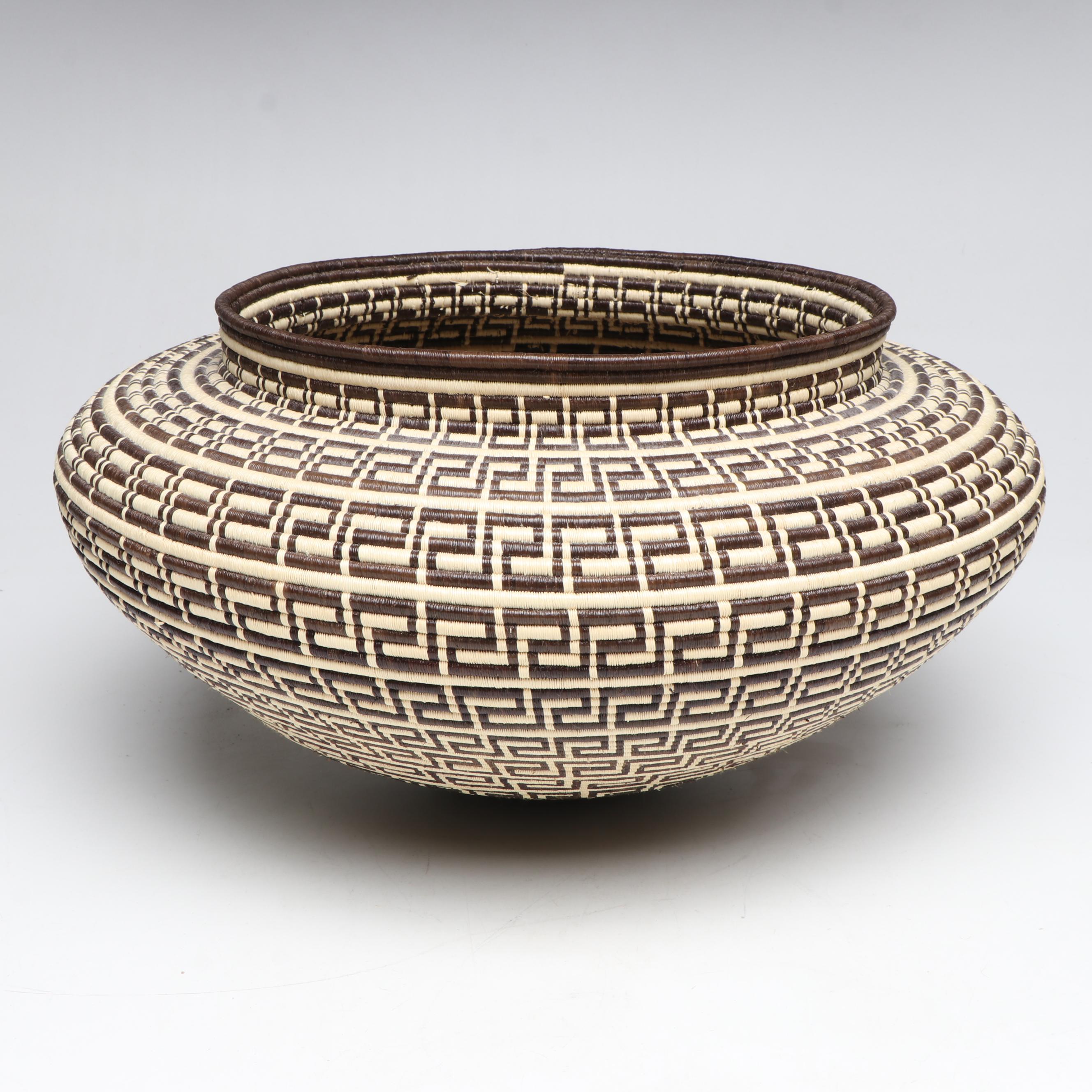 Panama Emberá Wounaan Handwoven Basket and Carved Wooden Elephants