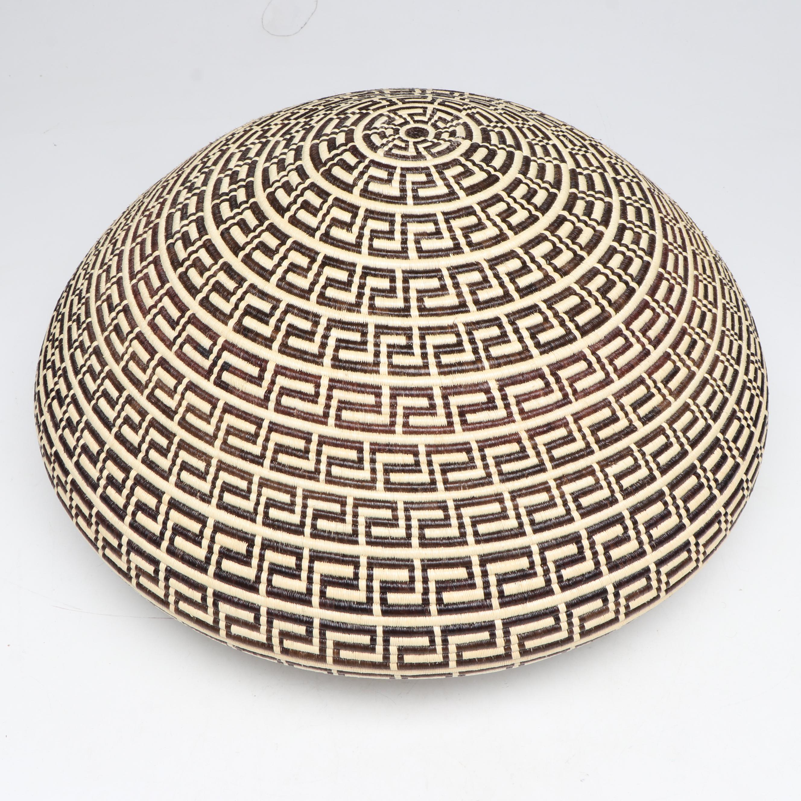 Panama Emberá Wounaan Handwoven Basket and Carved Wooden Elephants