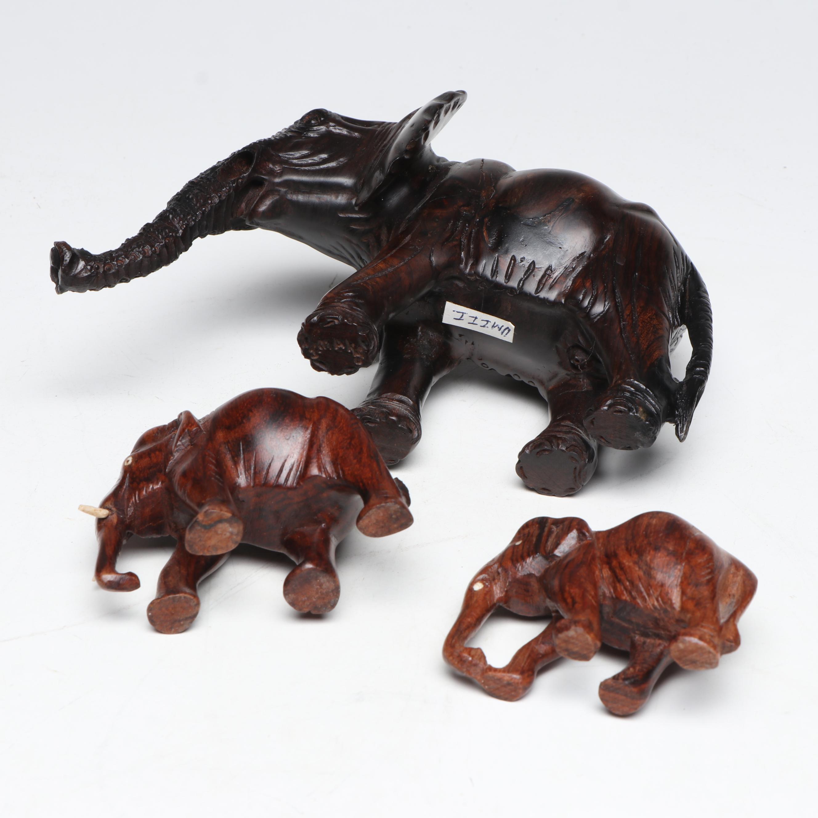 Panama Emberá Wounaan Handwoven Basket and Carved Wooden Elephants