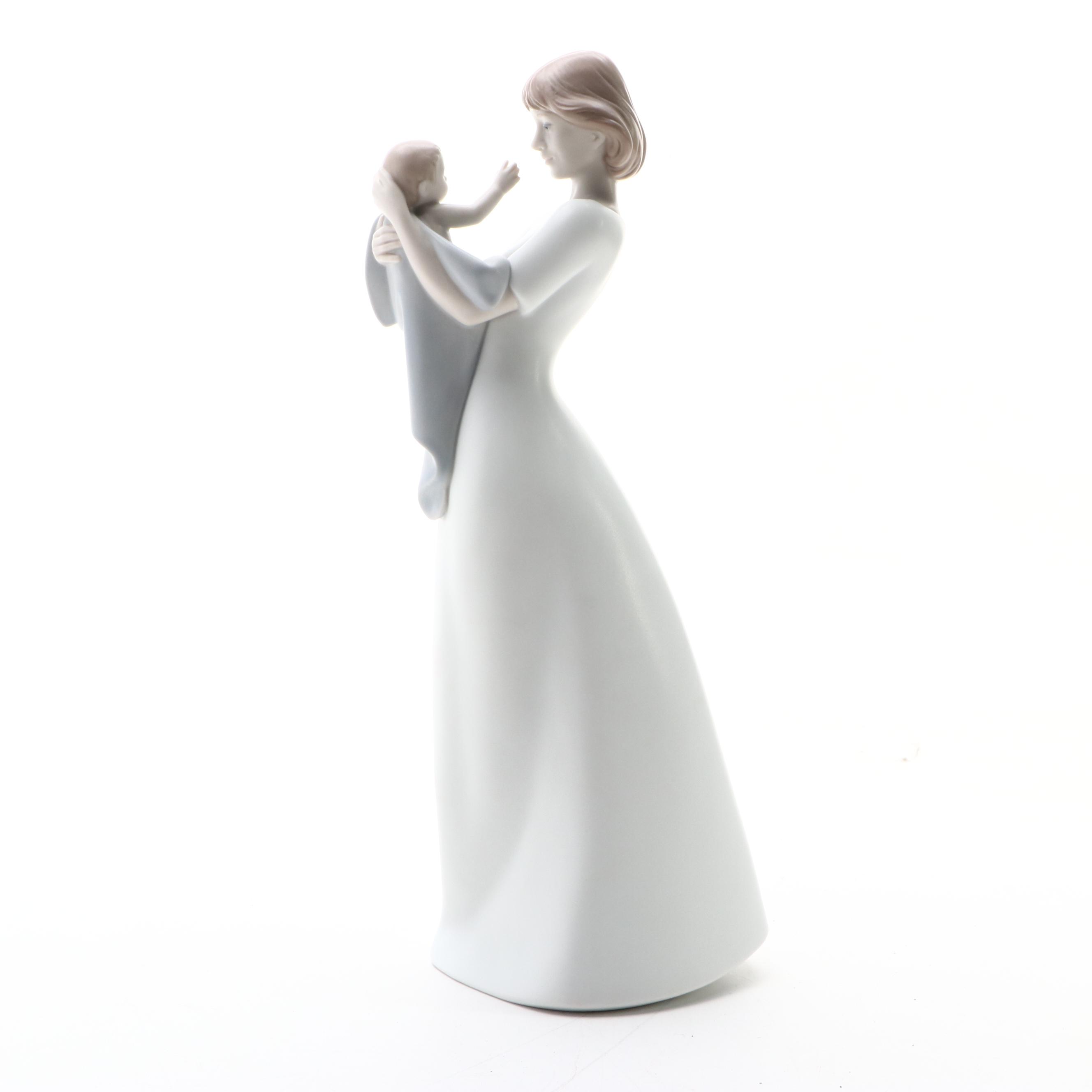 Lladró "A Mother's Treasure" Porcelain Figurine