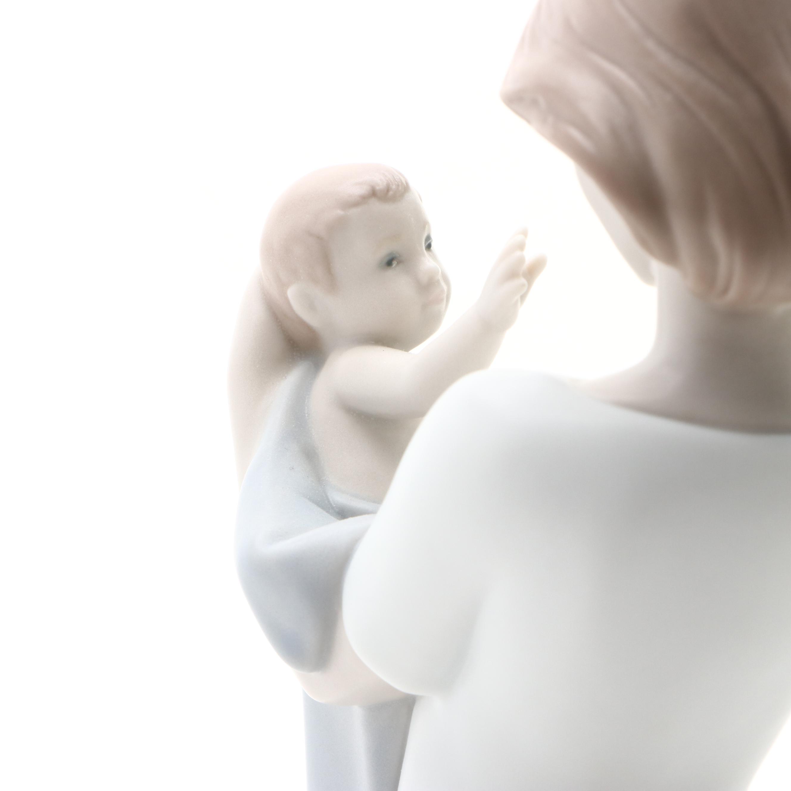 Lladró "A Mother's Treasure" Porcelain Figurine