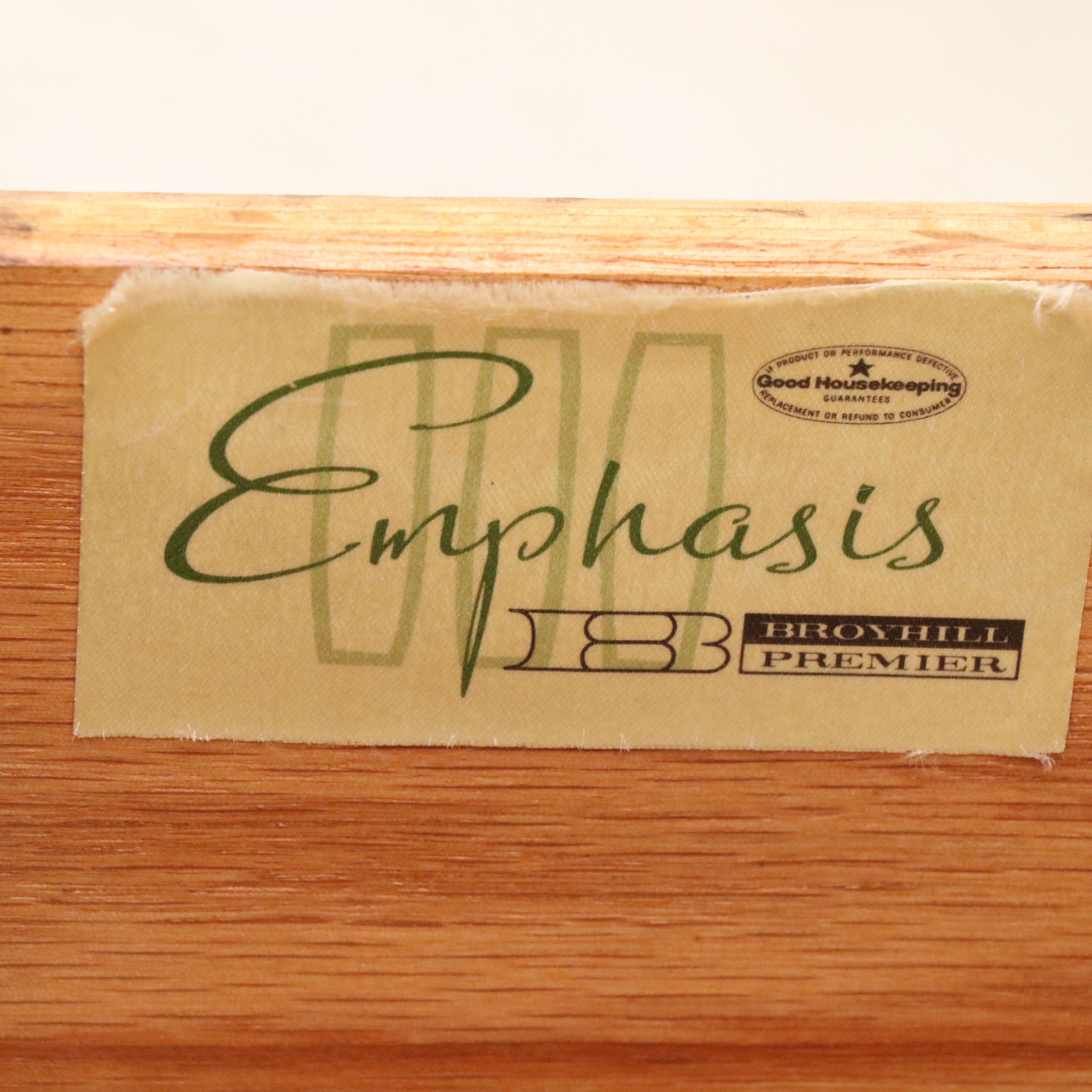 Broyhill Premier "Emphasis" Mid Century Modern Chest of Drawers