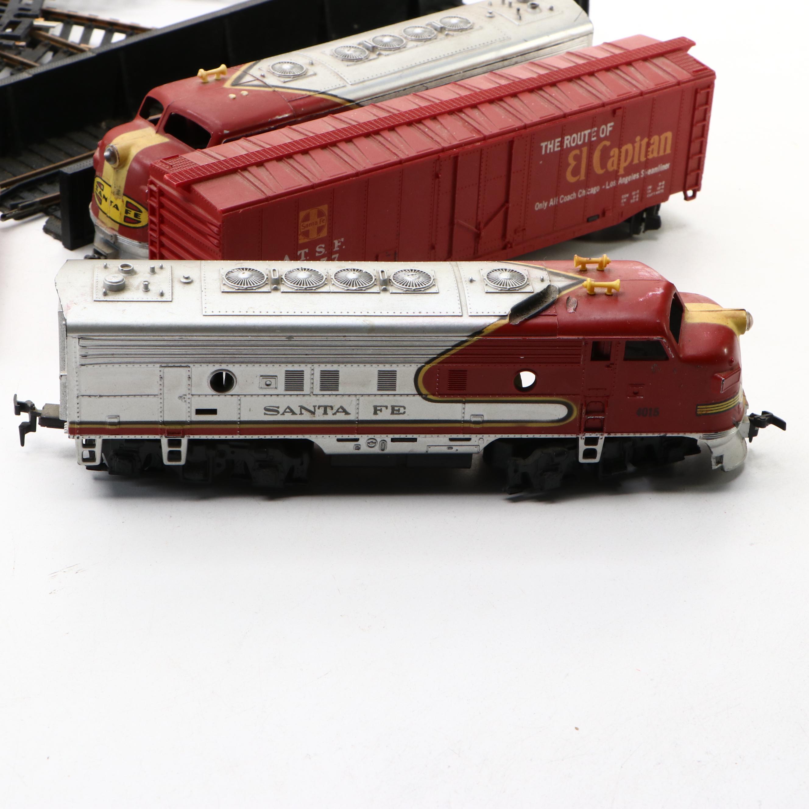 Santa Fe F7  Locomotives with Boxcars, Accessories and Other Model Trains
