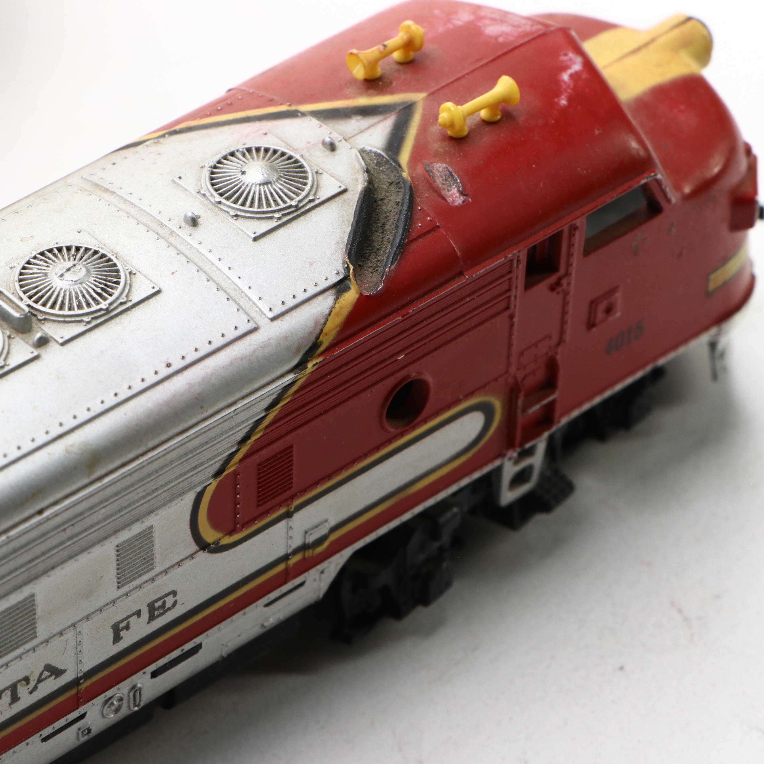 Santa Fe F7  Locomotives with Boxcars, Accessories and Other Model Trains