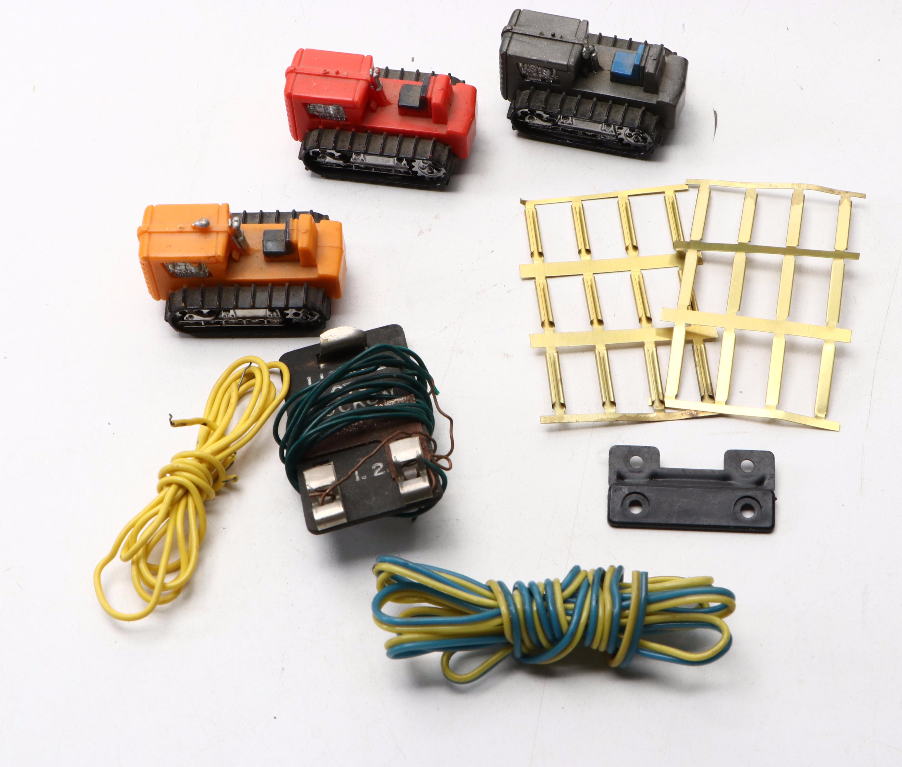 Santa Fe F7  Locomotives with Boxcars, Accessories and Other Model Trains