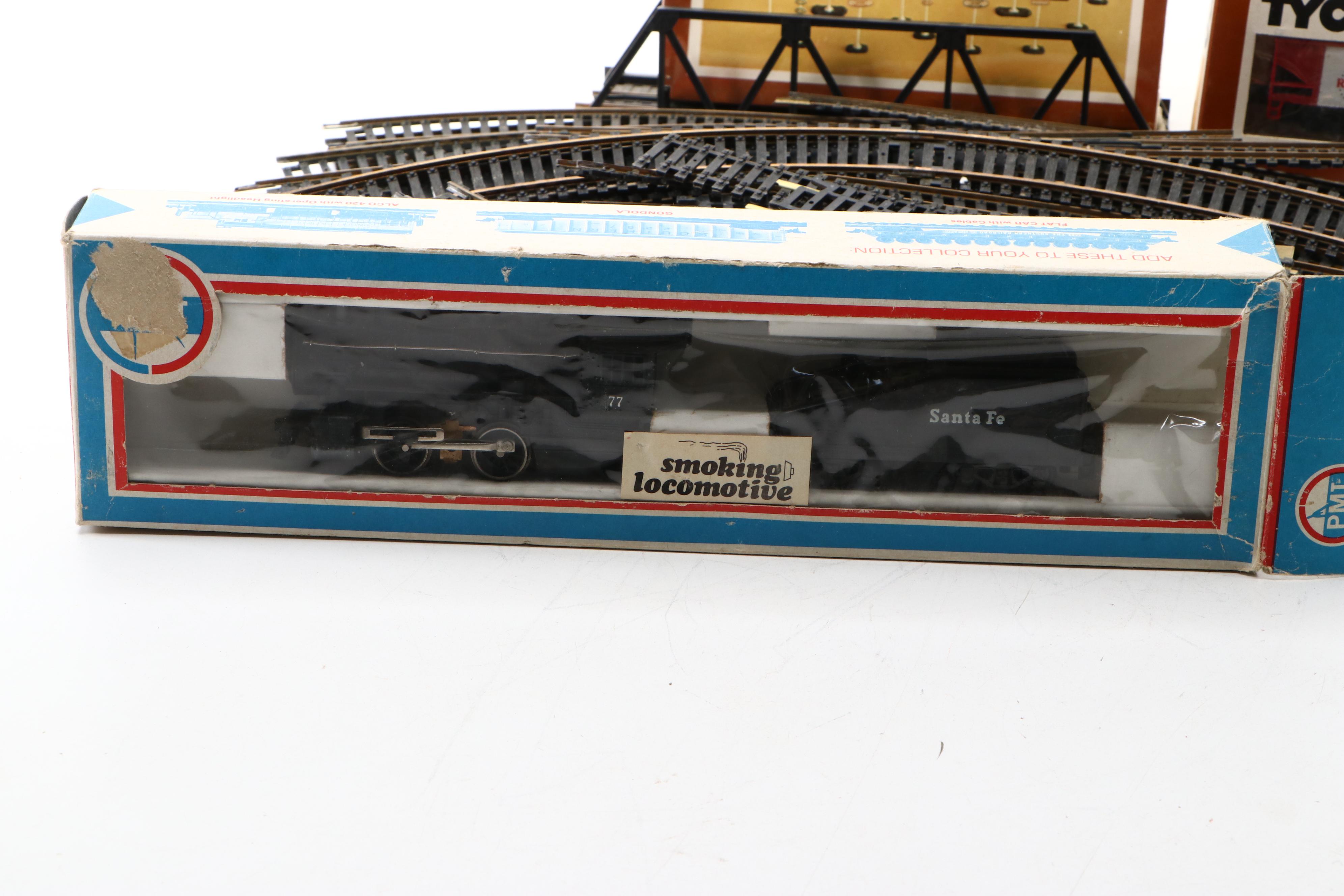 Santa Fe F7  Locomotives with Boxcars, Accessories and Other Model Trains