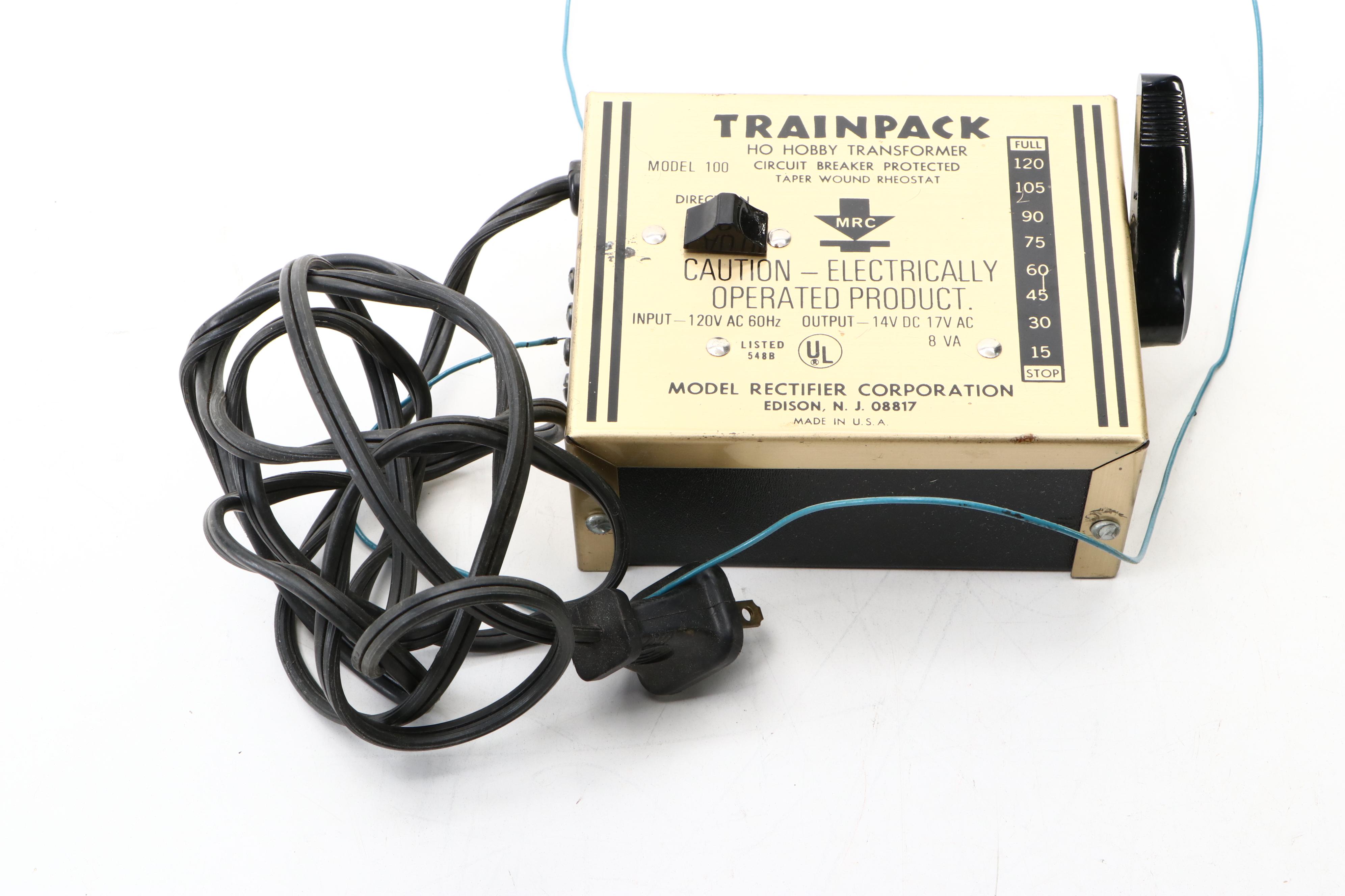 Santa Fe F7  Locomotives with Boxcars, Accessories and Other Model Trains