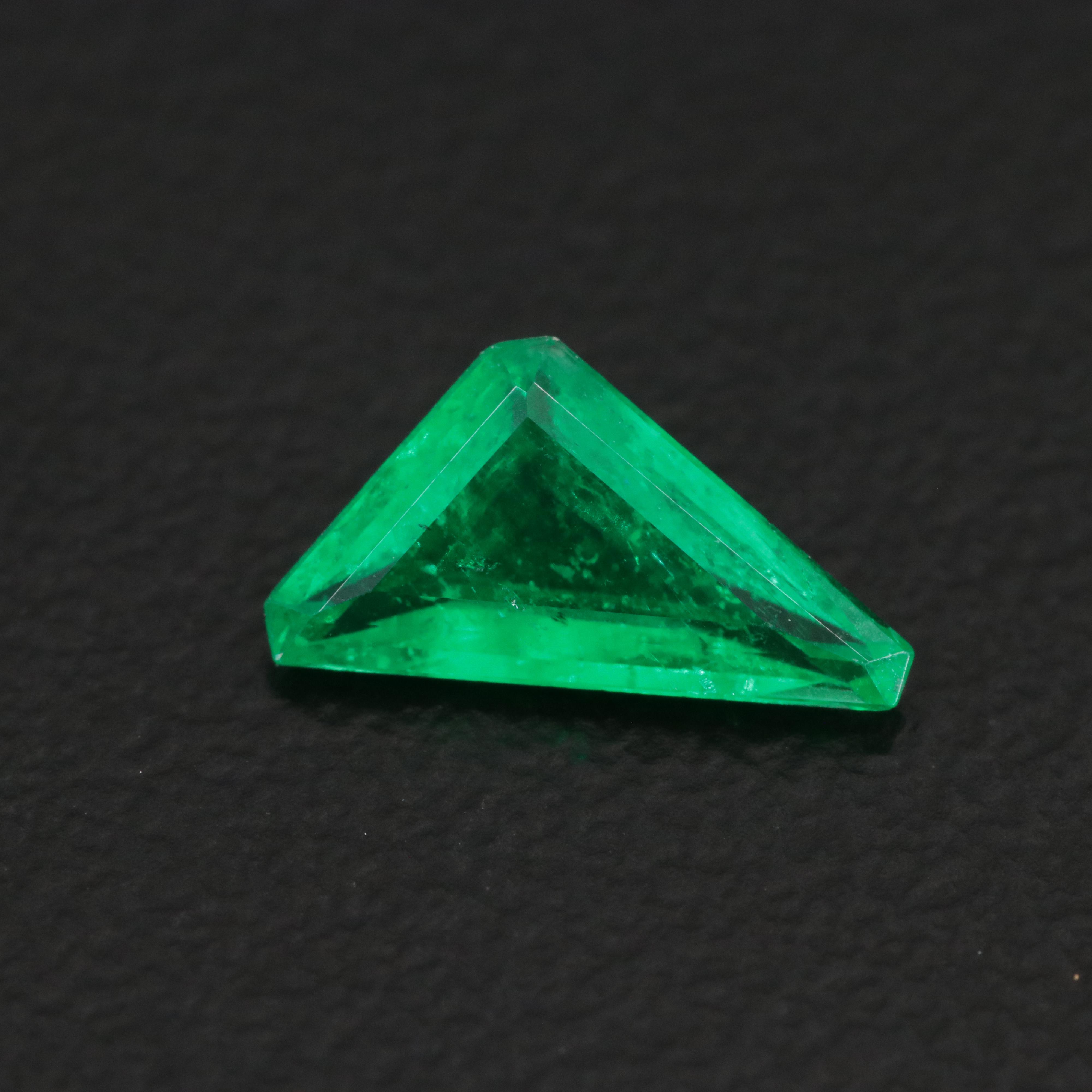 Loose 0.45 CT Emerald with GIA Report