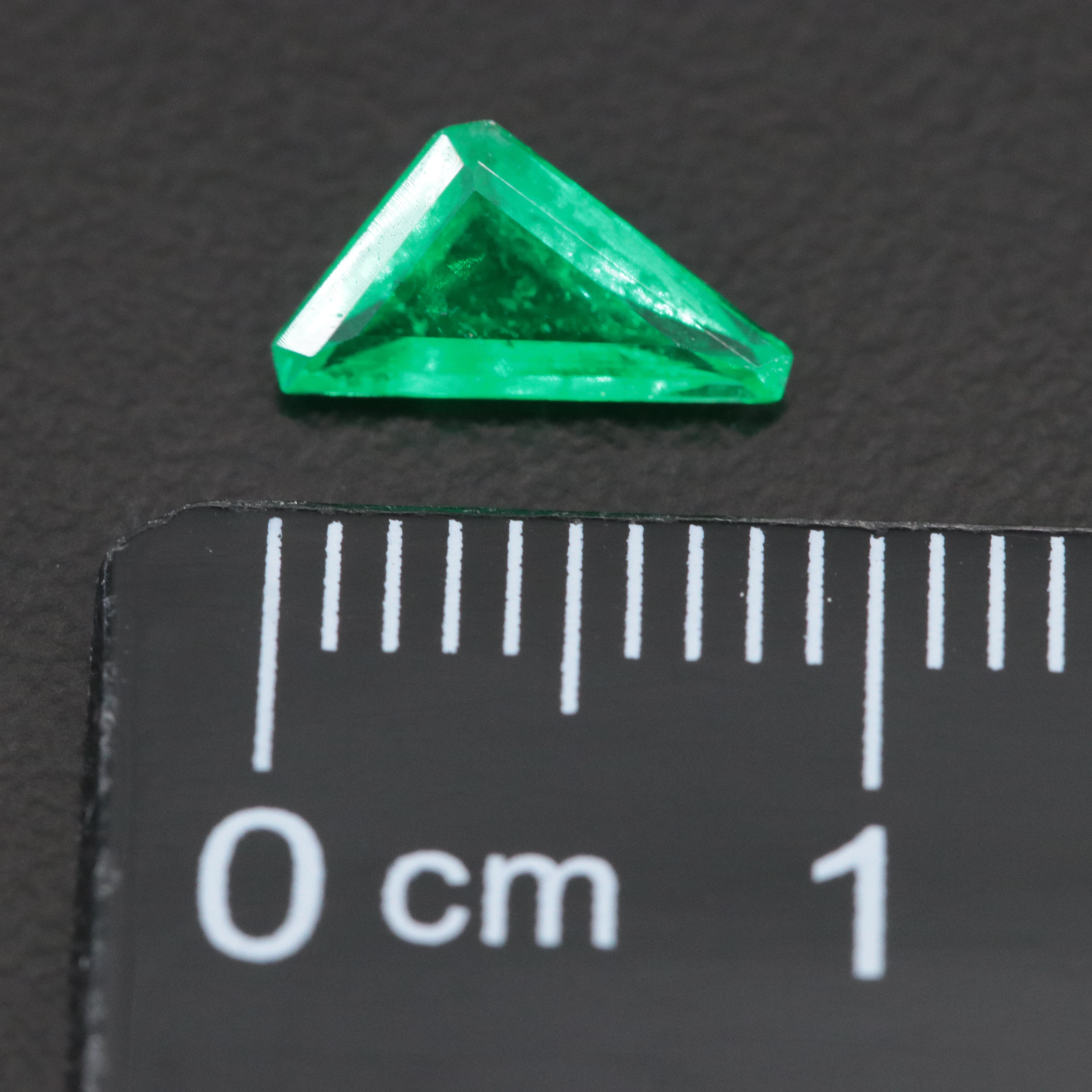 Loose 0.45 CT Emerald with GIA Report
