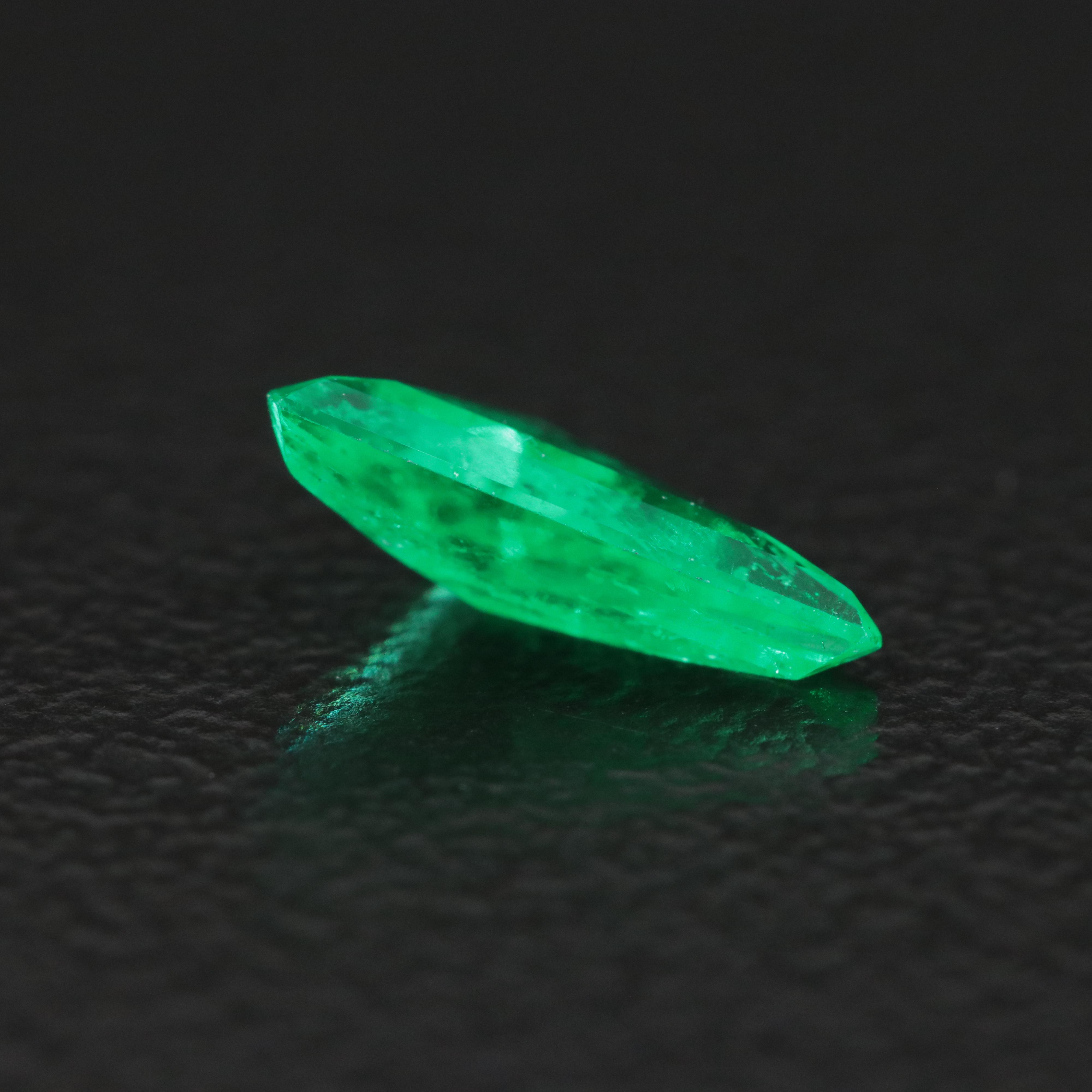 Loose 0.45 CT Emerald with GIA Report