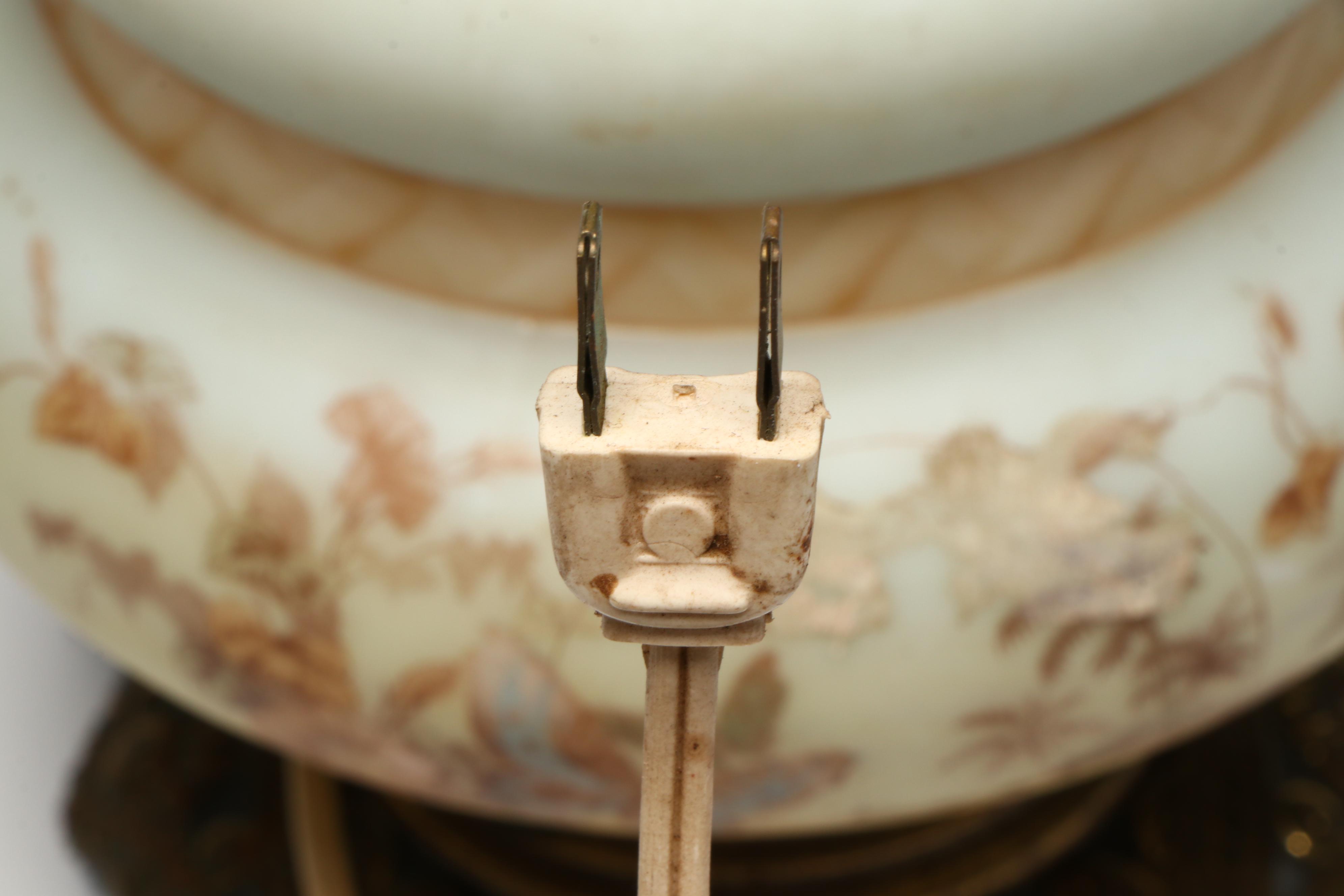 Aladdin and Other Victorian Oil Parlor Lamps, Adapted