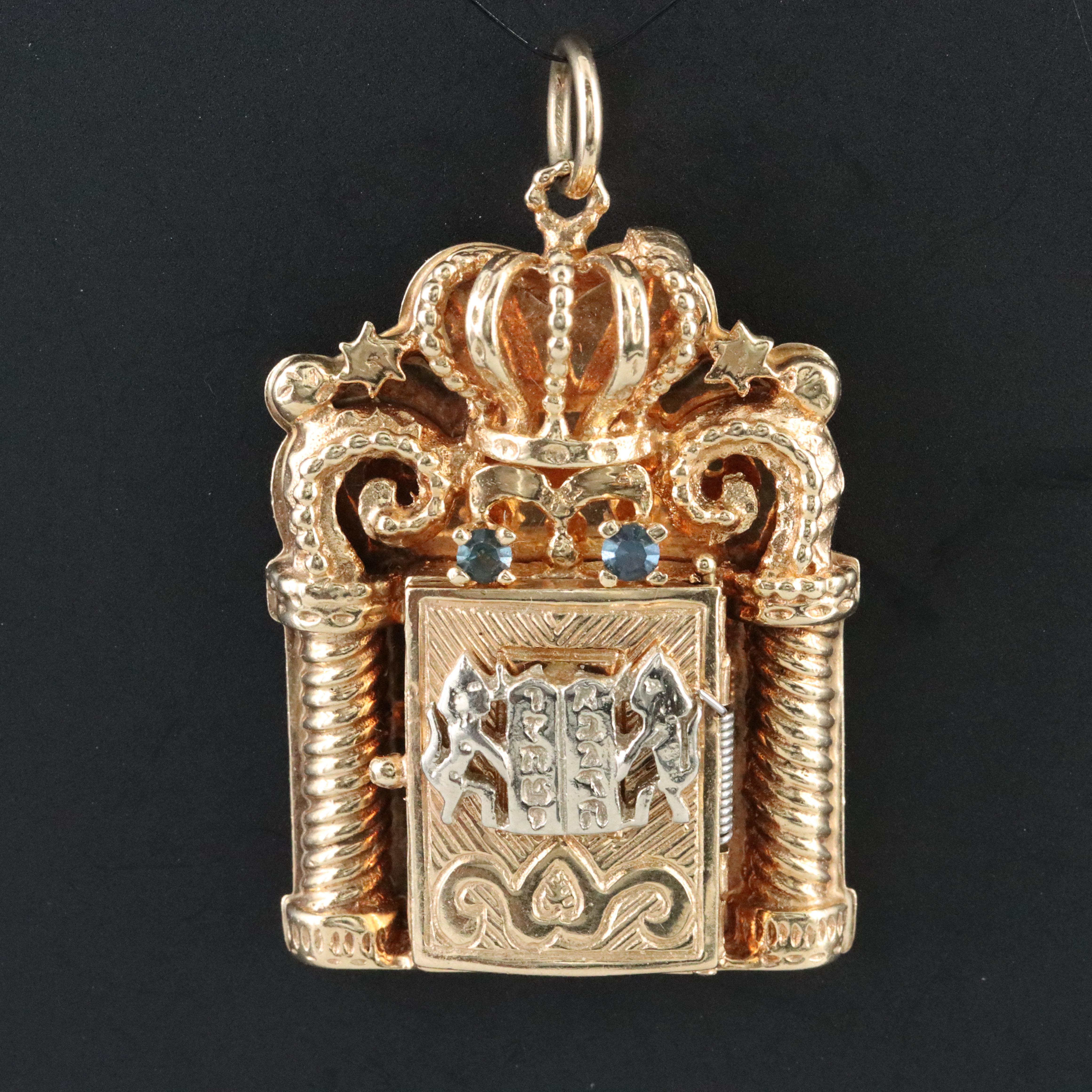 Vintage 14K Articulated Judaic Torah Ark Pendant