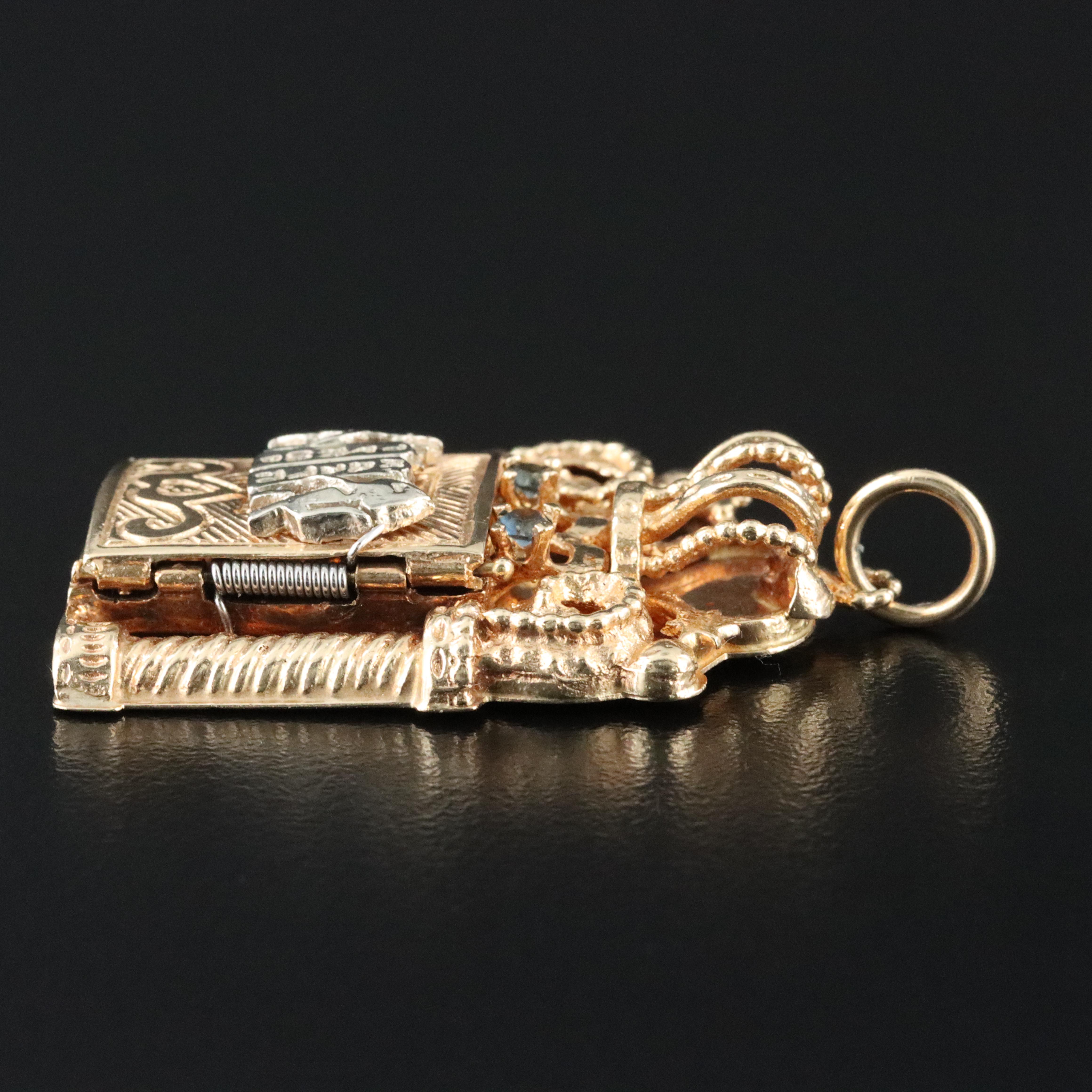 Vintage 14K Articulated Judaic Torah Ark Pendant