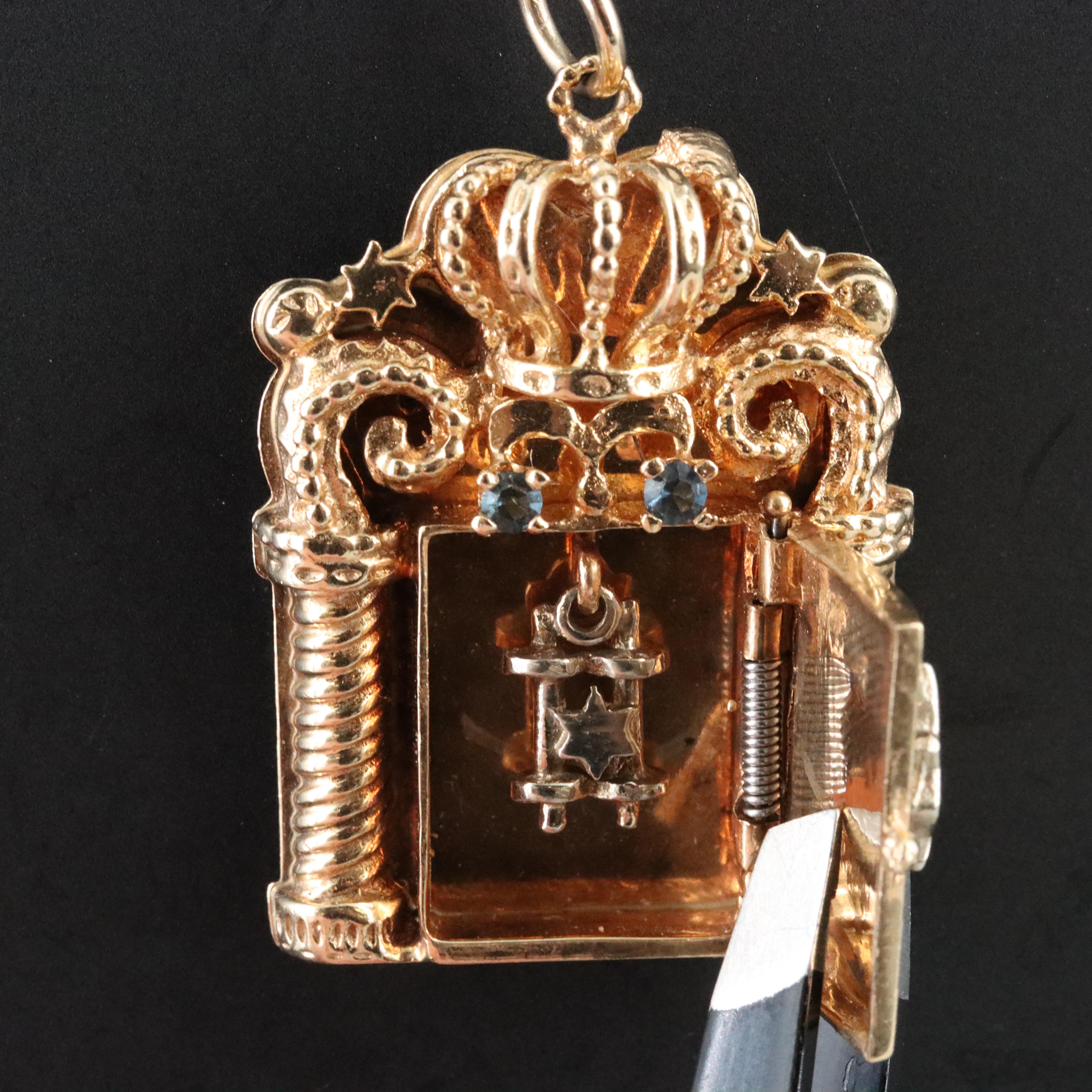 Vintage 14K Articulated Judaic Torah Ark Pendant