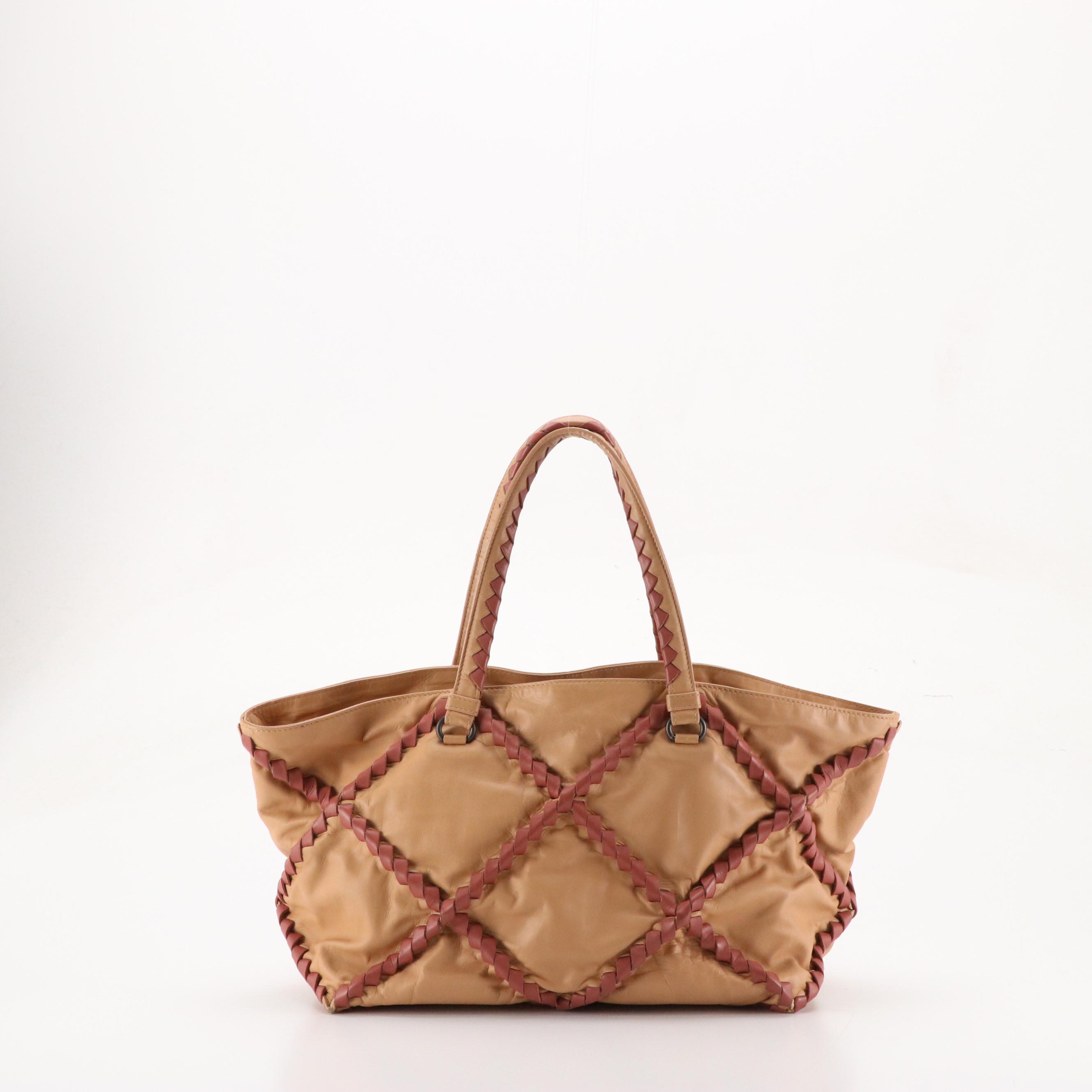 Bottega Veneta Tote Bag in Raised Intrecciato Detail Lambskin Leather
