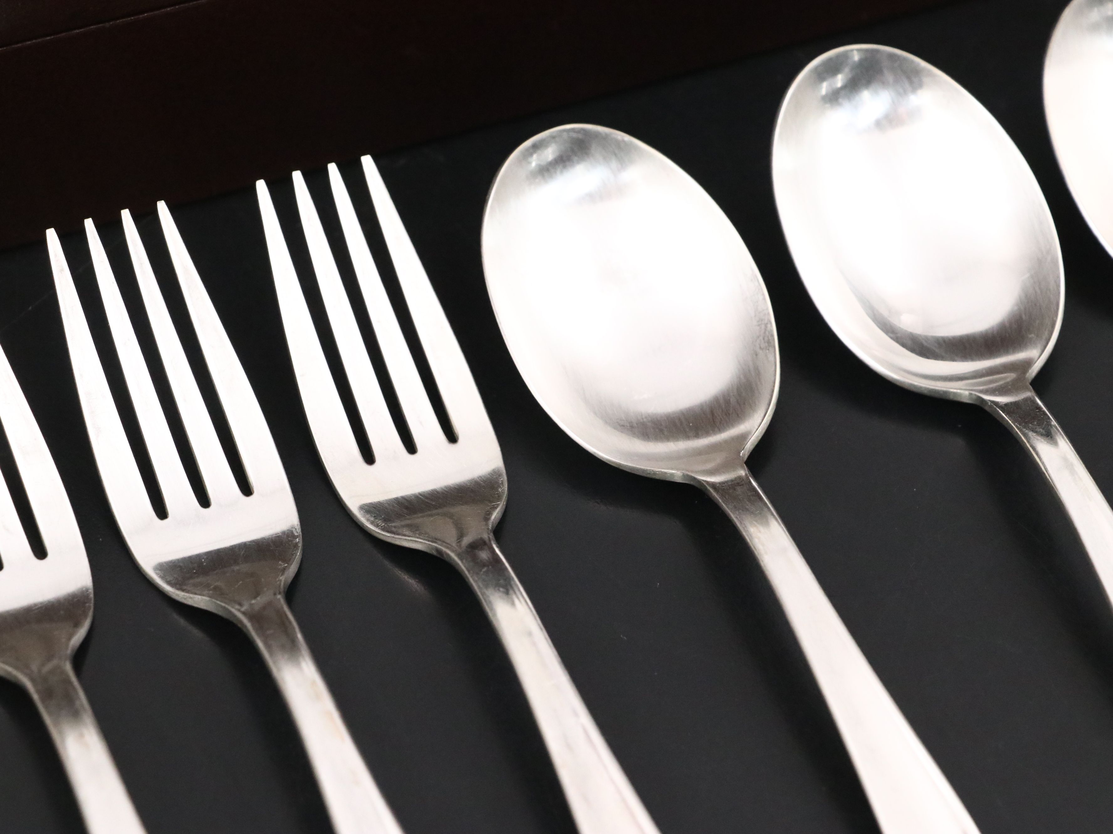 Wm. Rogers "Allure-Teatime" Silver Plate Flatware