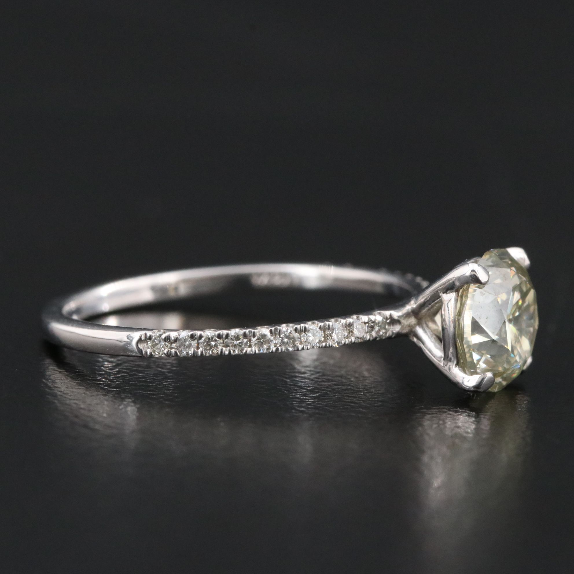 18K 1.68 CTW Diamond Ring with IGI Jewelry Report and Fancy Color Center