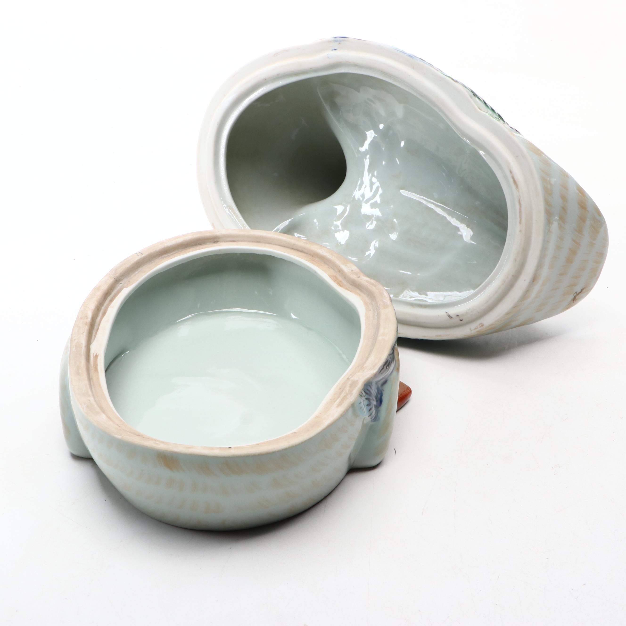 Chinese Hand-Painted Goose Porcelain Tureen with Cover