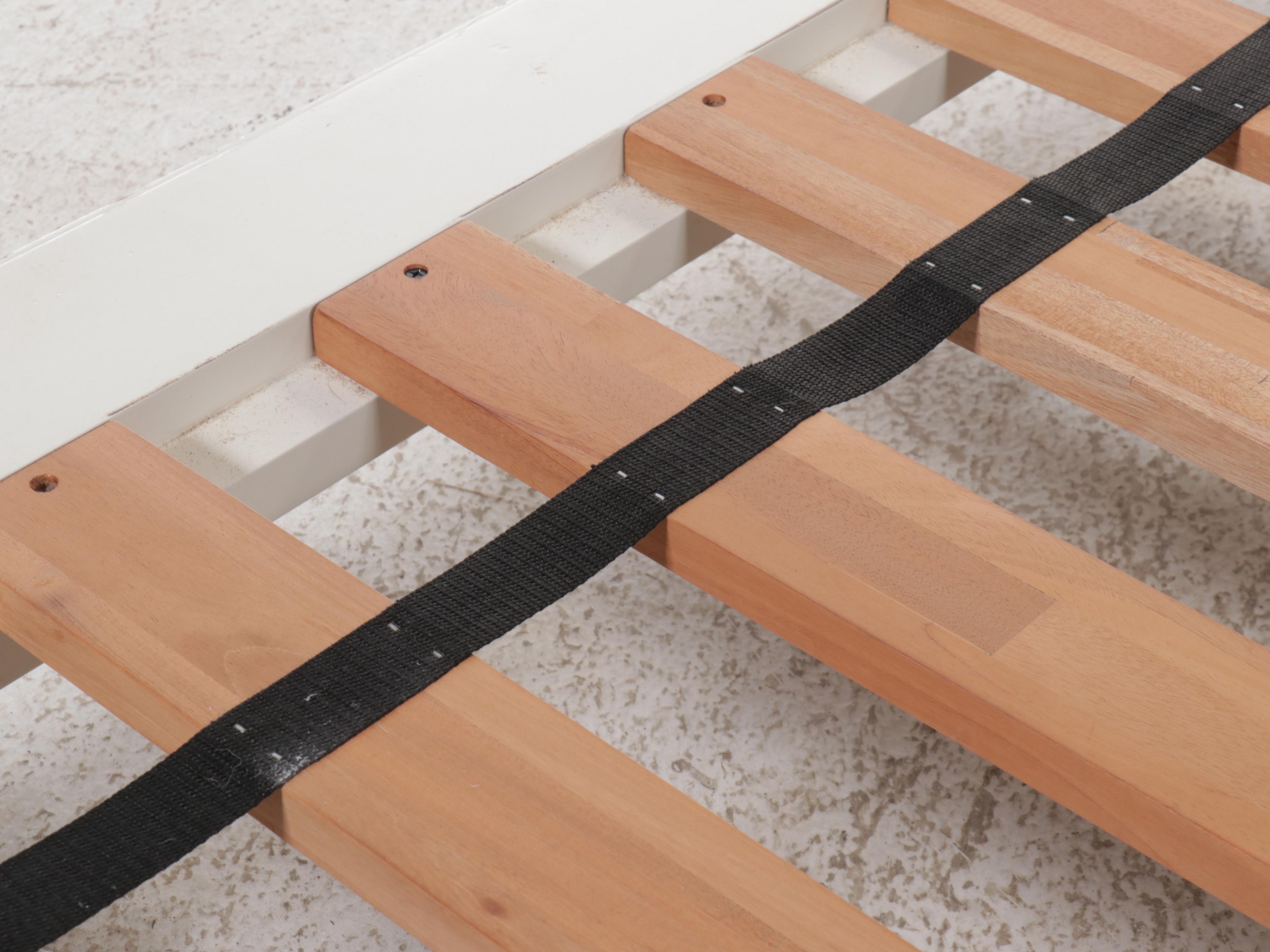 Traditional Style White Painted Wood Queen Size Bed Frame