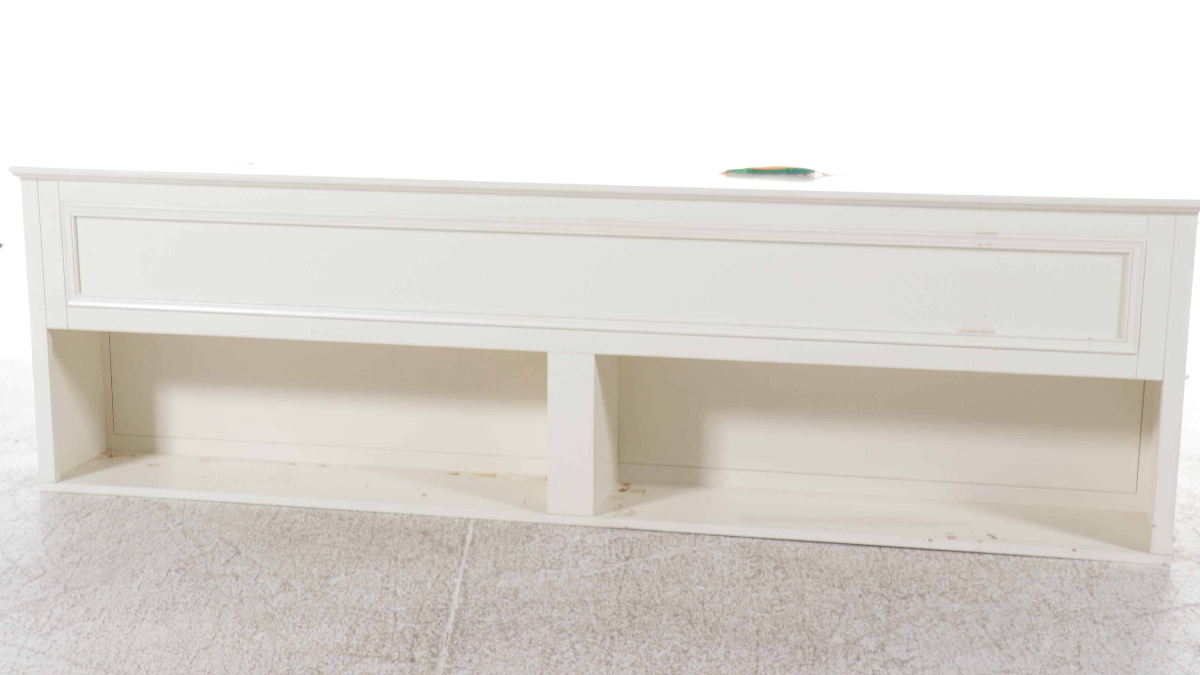 Traditional Style White Painted Wood Queen Size Bed Frame