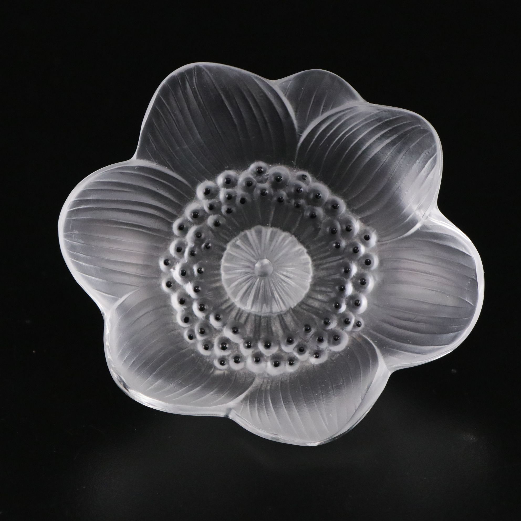 Lalique "Anemone" Frosted and Clear Crystal Figurine, Late 20th Century