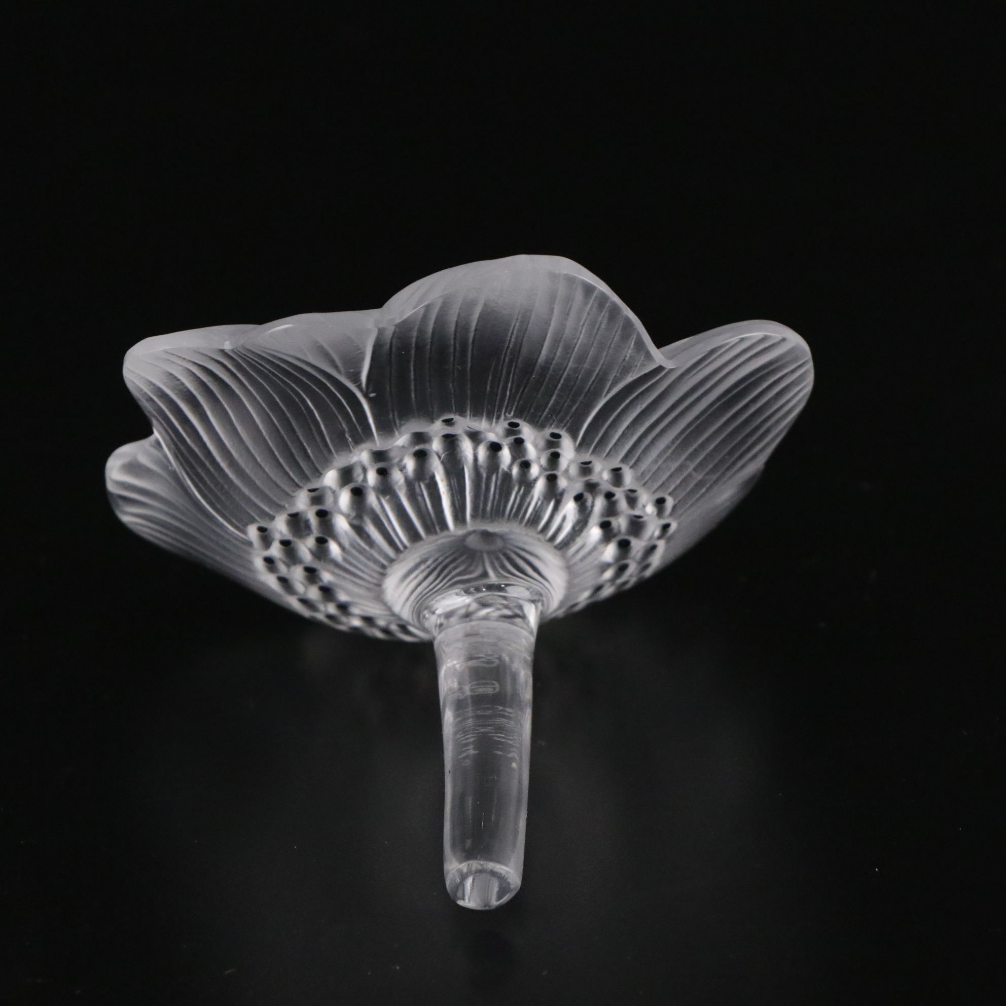 Lalique "Anemone" Frosted and Clear Crystal Figurine, Late 20th Century