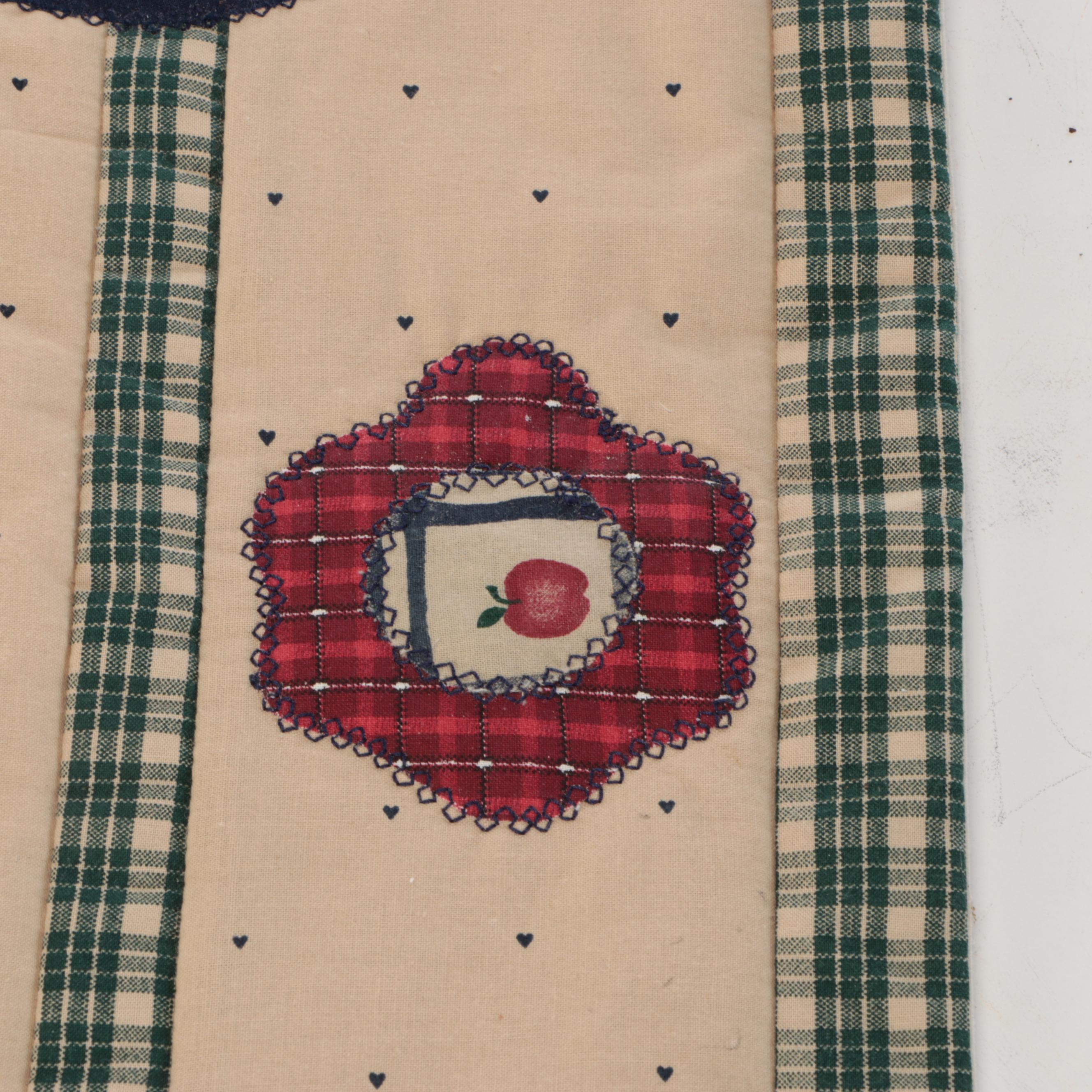 Country Style Hanging Quilt with Quilt Rack