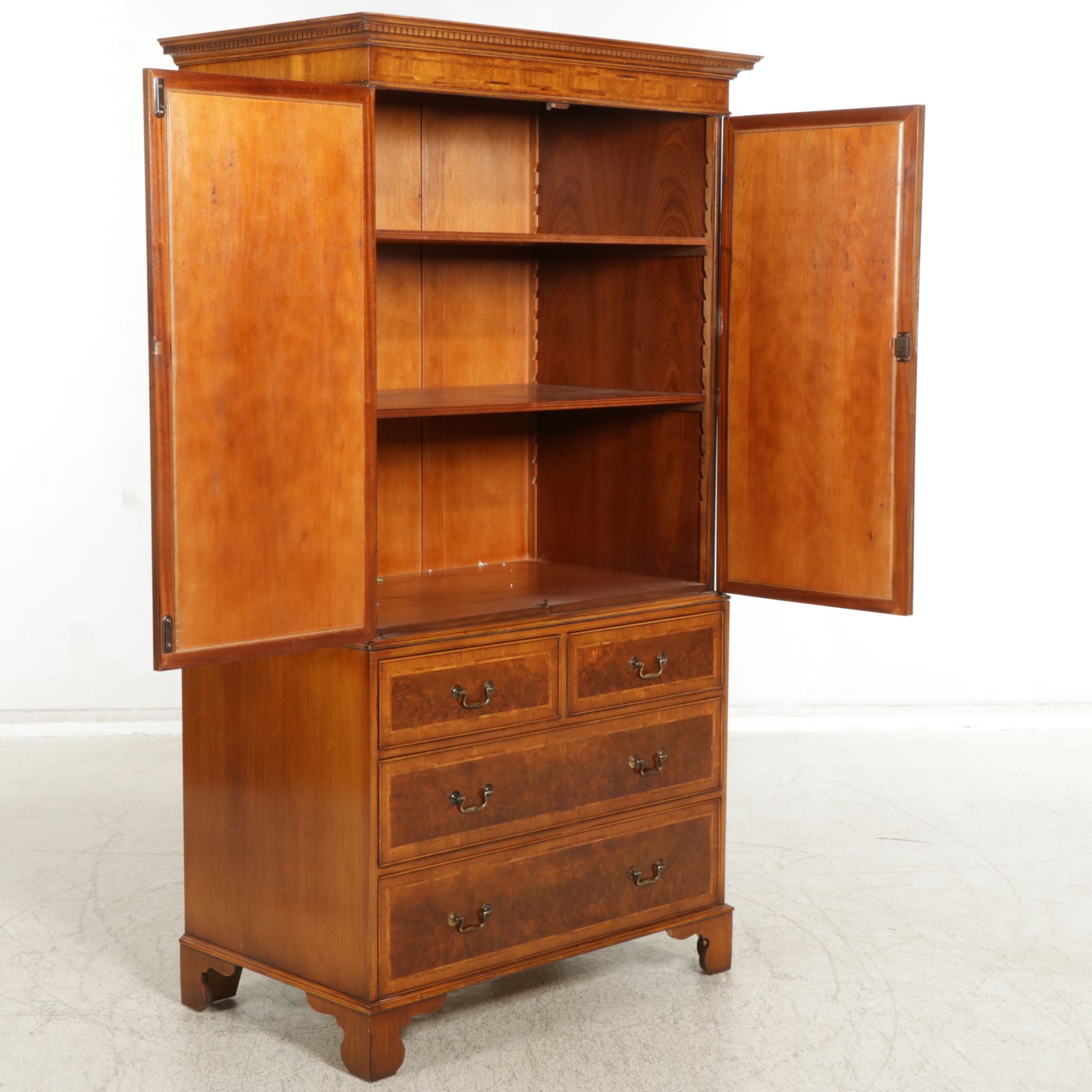 Georgian Style Mahogany Linen Press with Burl Veneer, Late 20th Century