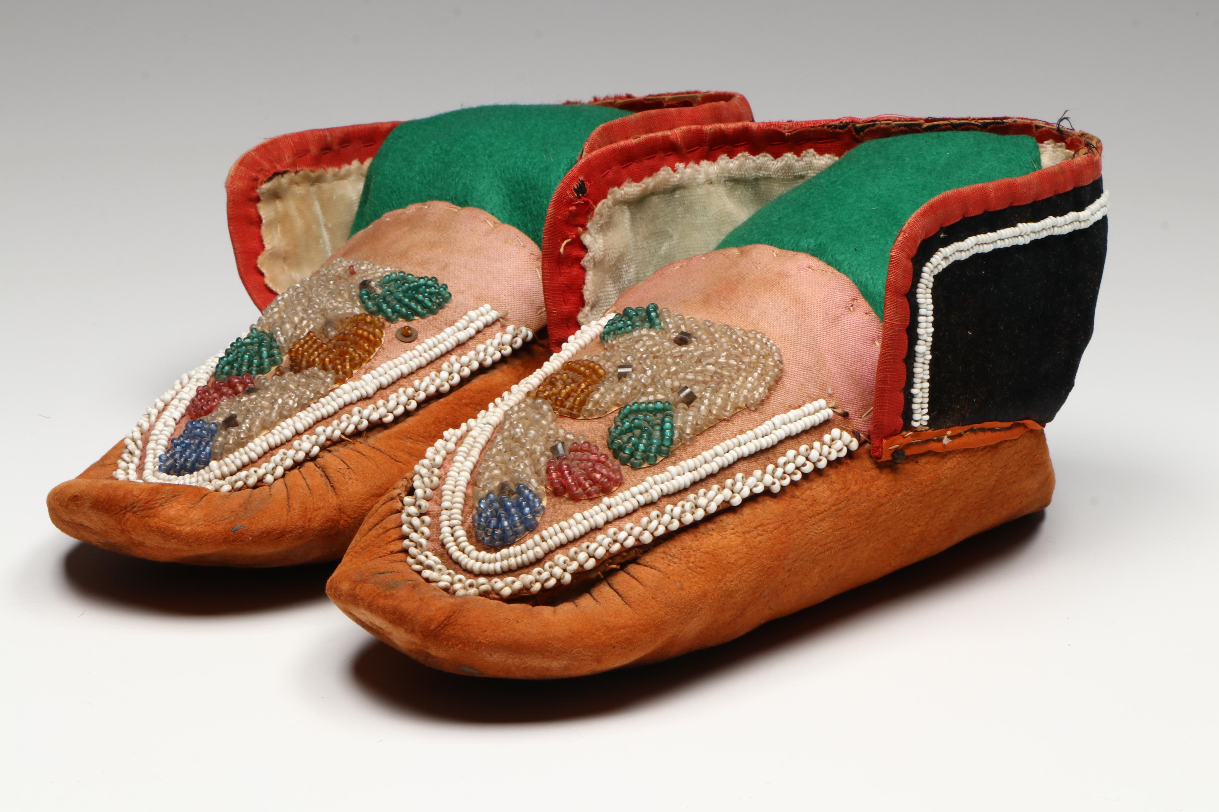 Pair of Haudenosaunee (Iroquois) Hand-Beaded Hide Moccasins