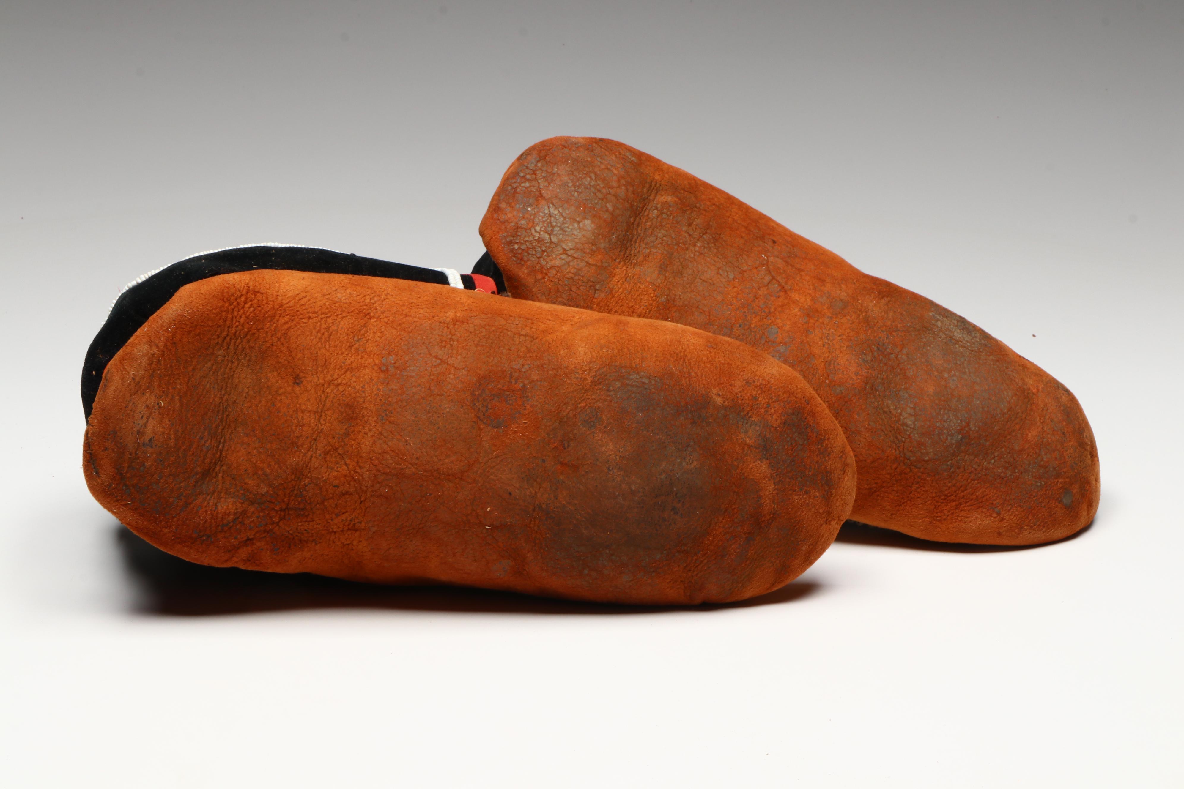 Pair of Haudenosaunee (Iroquois) Hand-Beaded Hide Moccasins