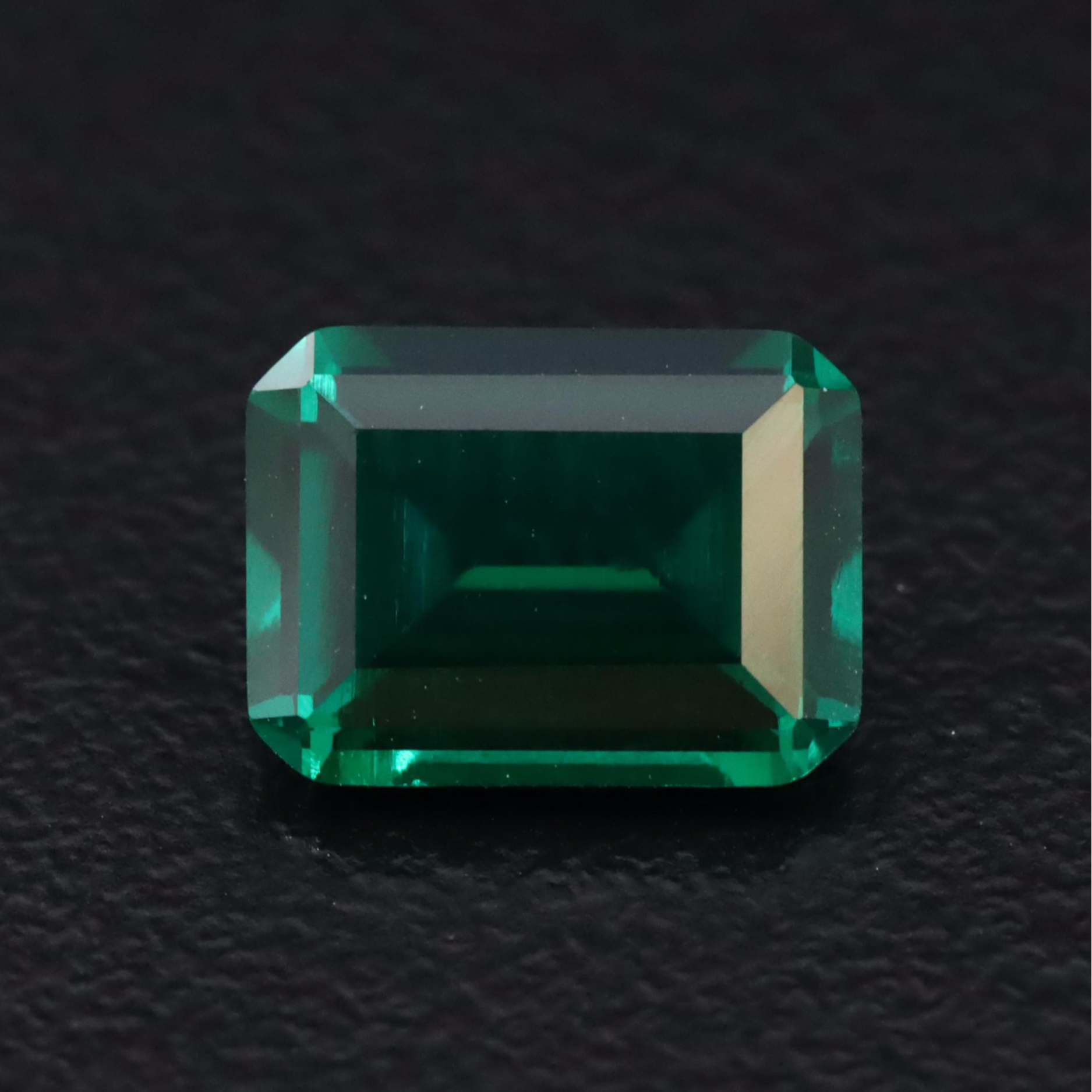 Loose 1.33 CT Lab Grown Emerald