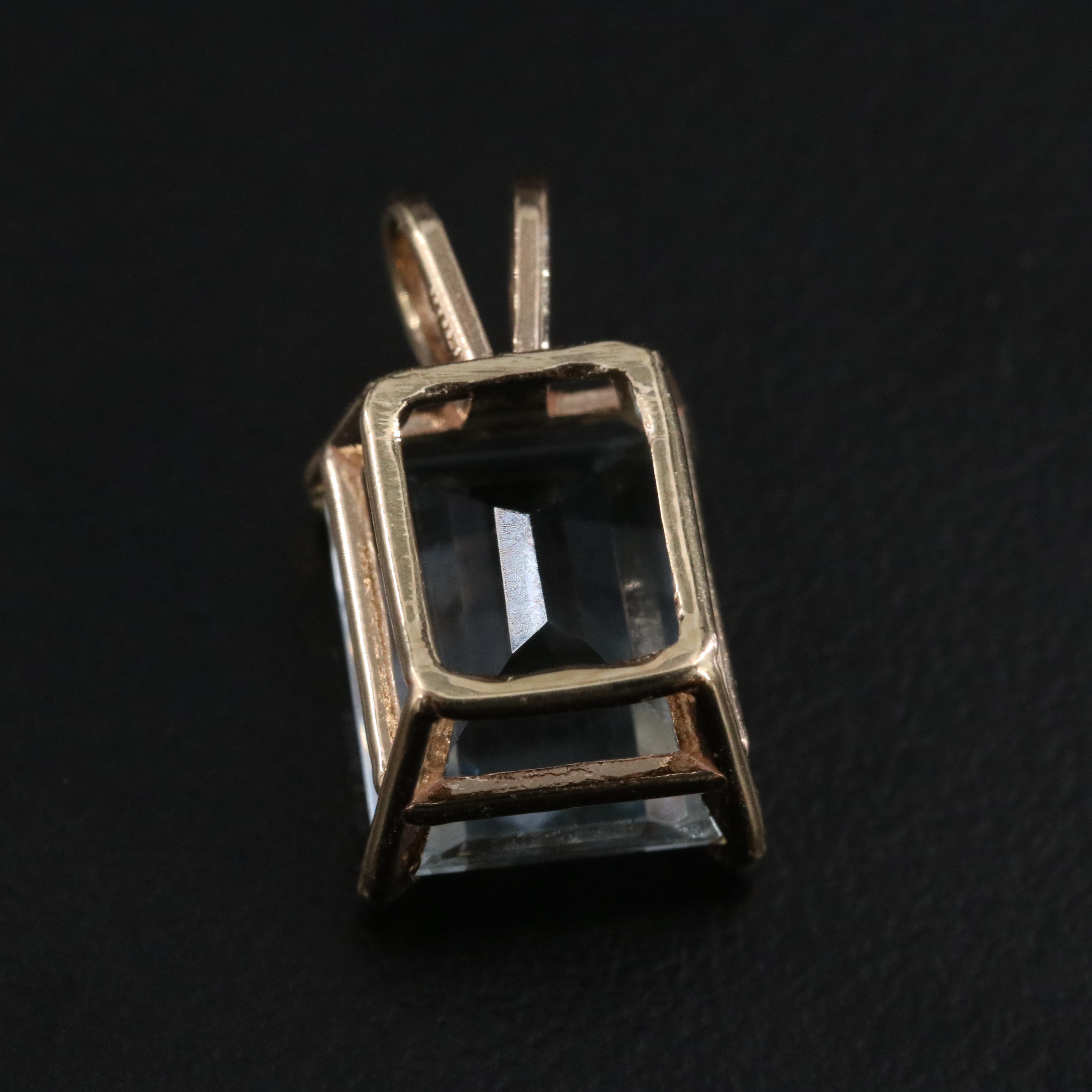 14K 3.96 CT Aquamarine Pendant