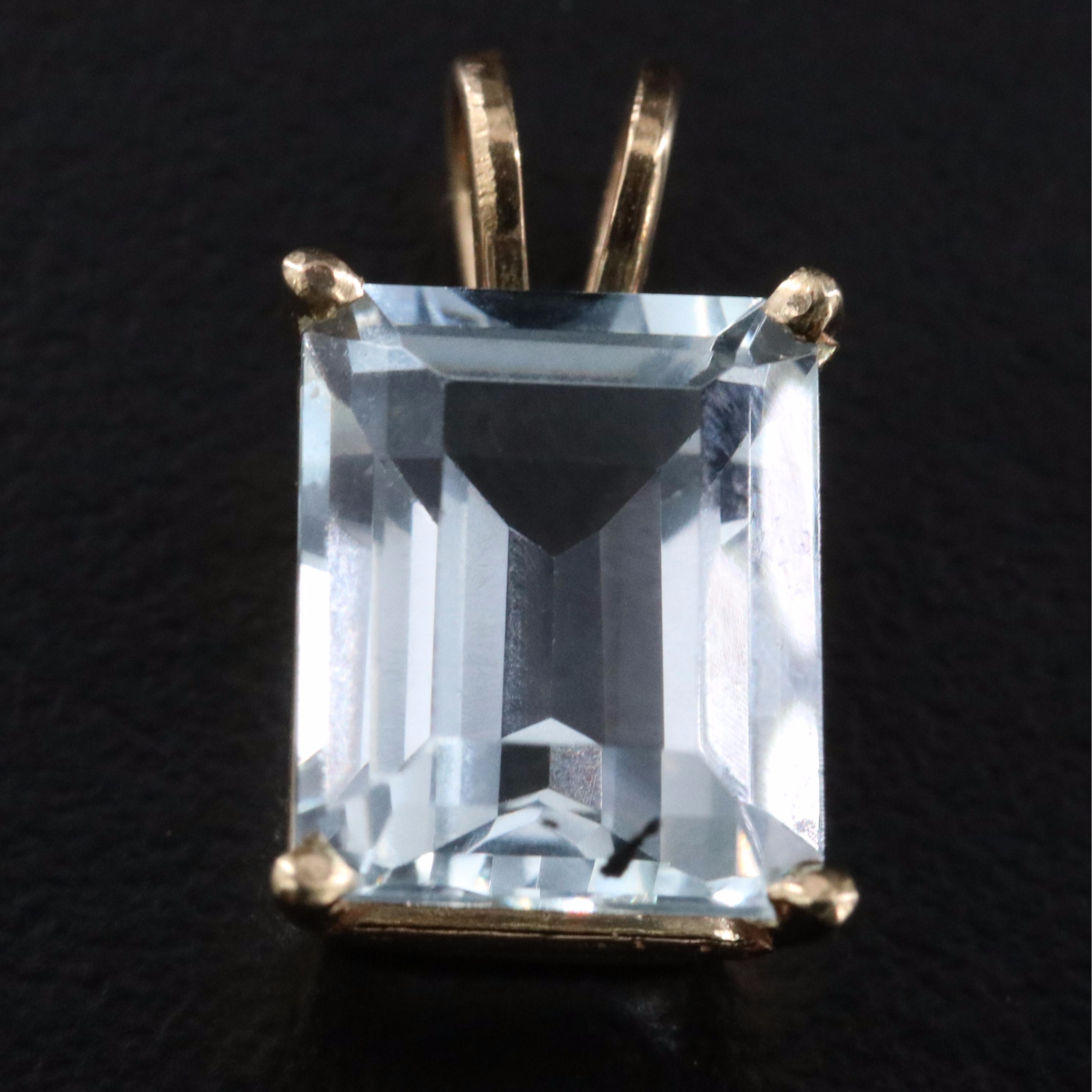 14K 3.96 CT Aquamarine Pendant