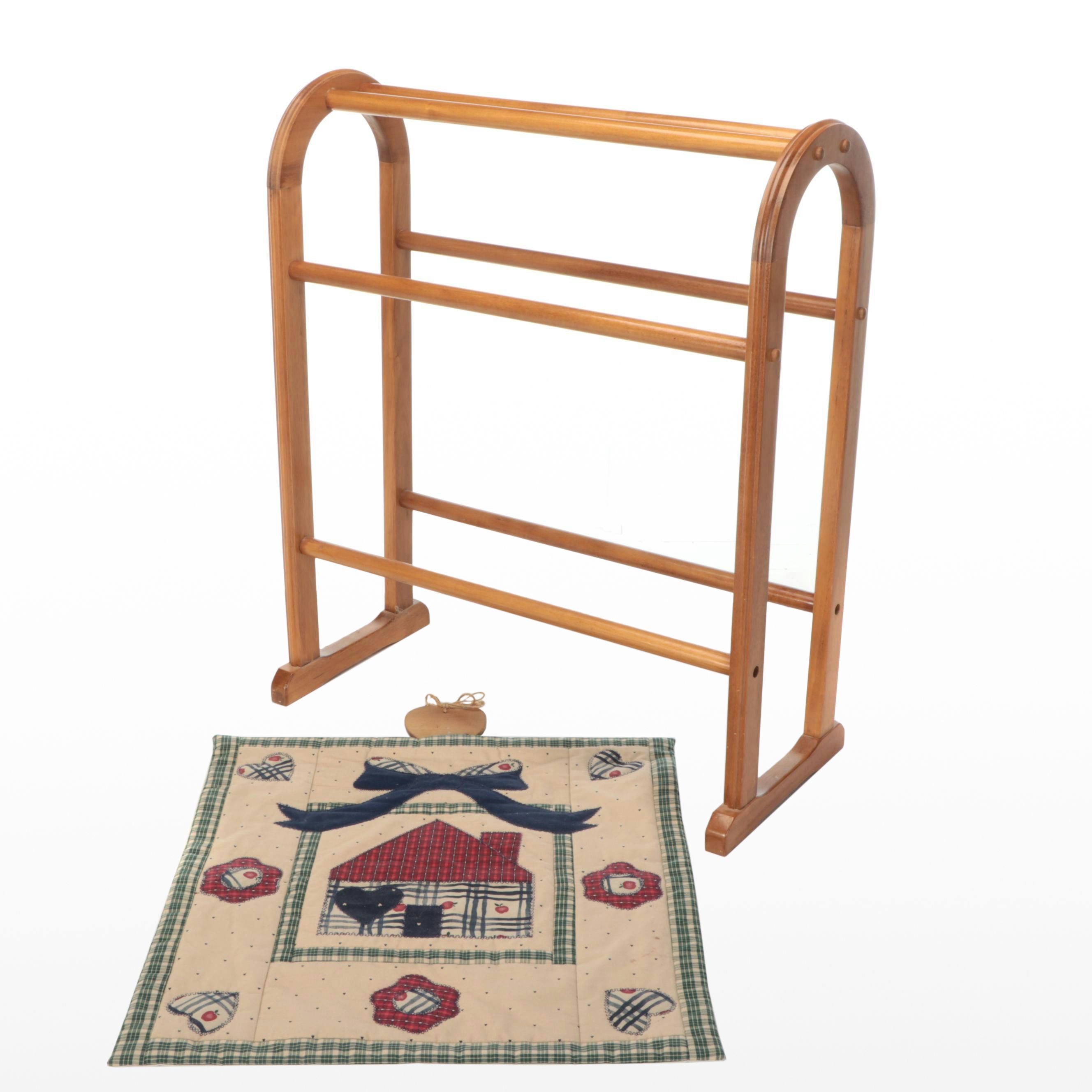 Country Style Hanging Quilt with Quilt Rack