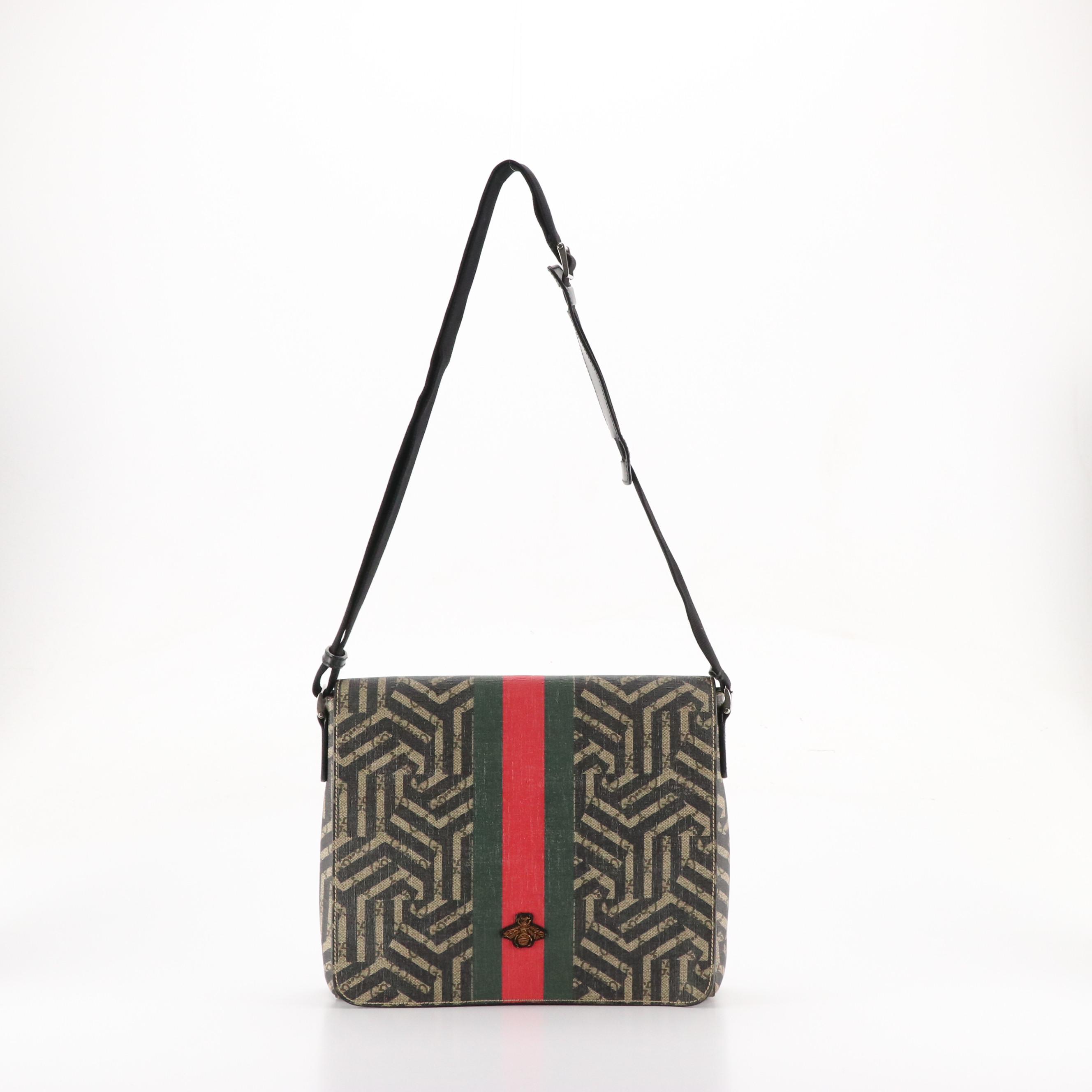 Gucci Messenger Bag in Web Striped Caledio GG Supreme Canvas with Bee Appliqué
