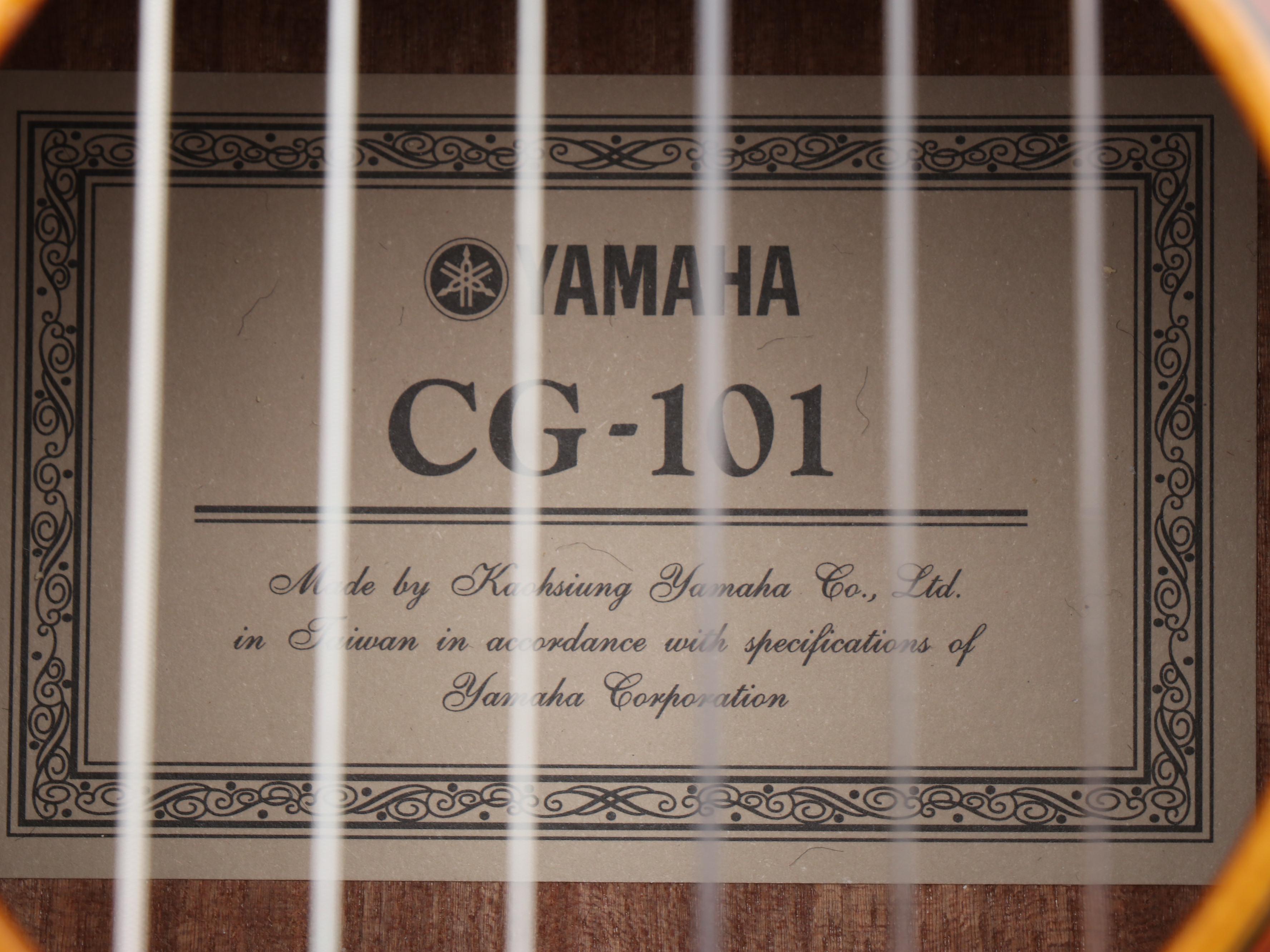 Yamaha Model CG-101 Wooden Acoustic Guitar in Case